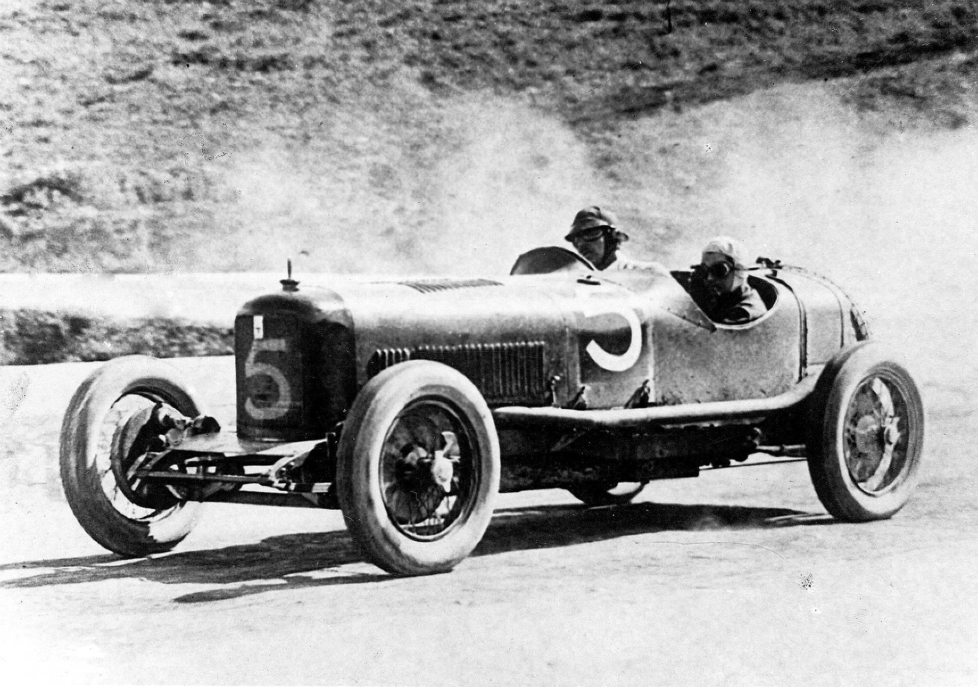 Maserati świętuje 111 lat - tradycja Trójzębu i przyszłość włoskiej motoryzacji