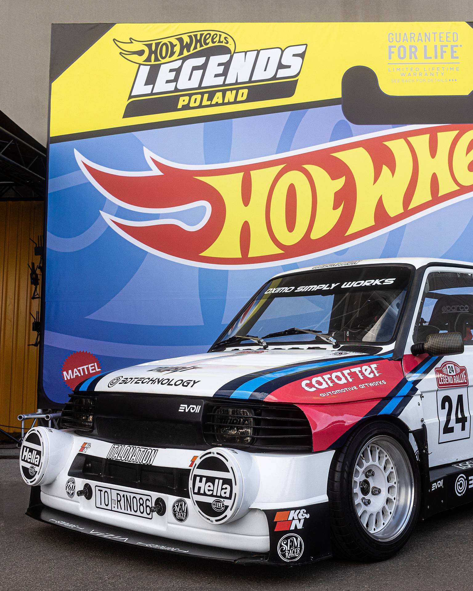 Mały gigant z Polski podbija świat - Fiat 126p Bis zwycięża Hot Wheels Legends Tour 2025!