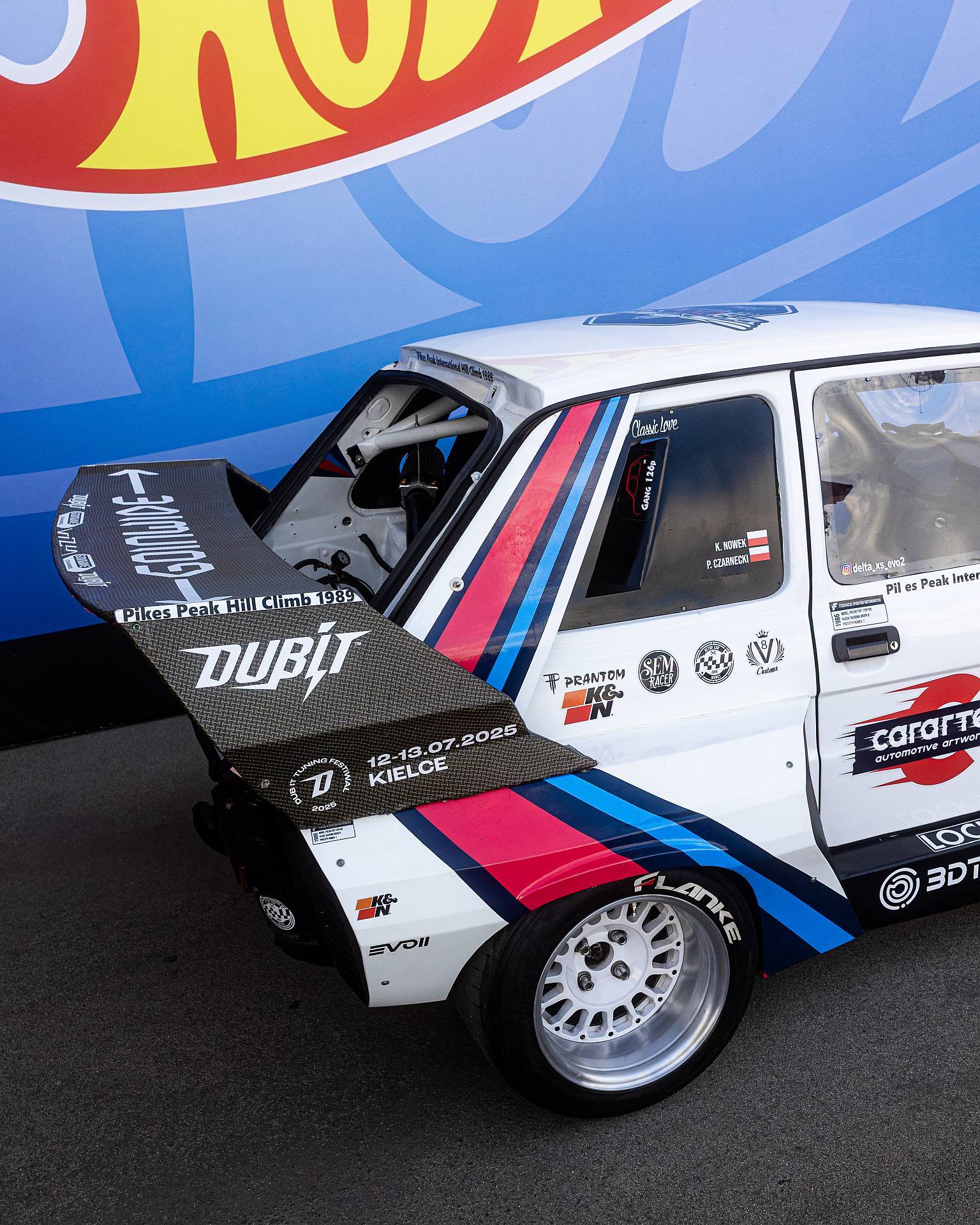 Mały gigant z Polski podbija świat - Fiat 126p Bis zwycięża Hot Wheels Legends Tour 2025!