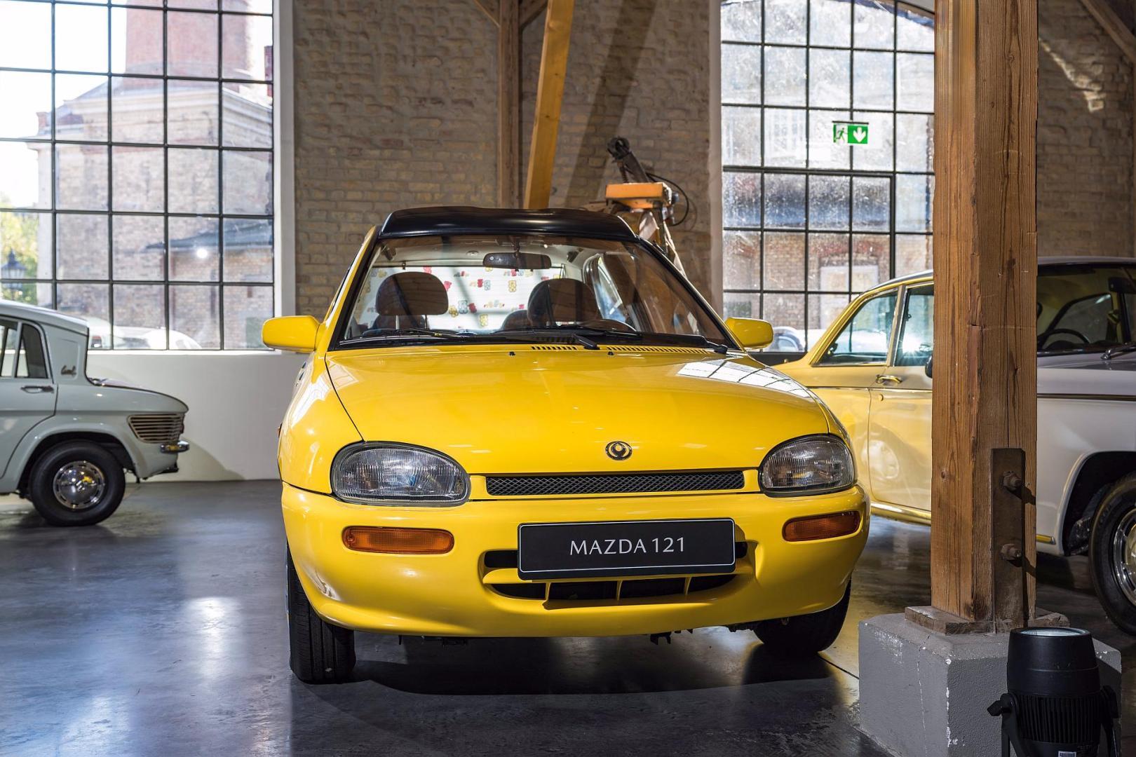 Mazda 121 Haribo "Goldy"