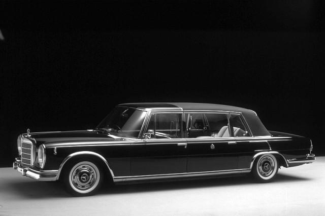 mercedes-benz-600-pullman-landaulet-pawel-vi_02