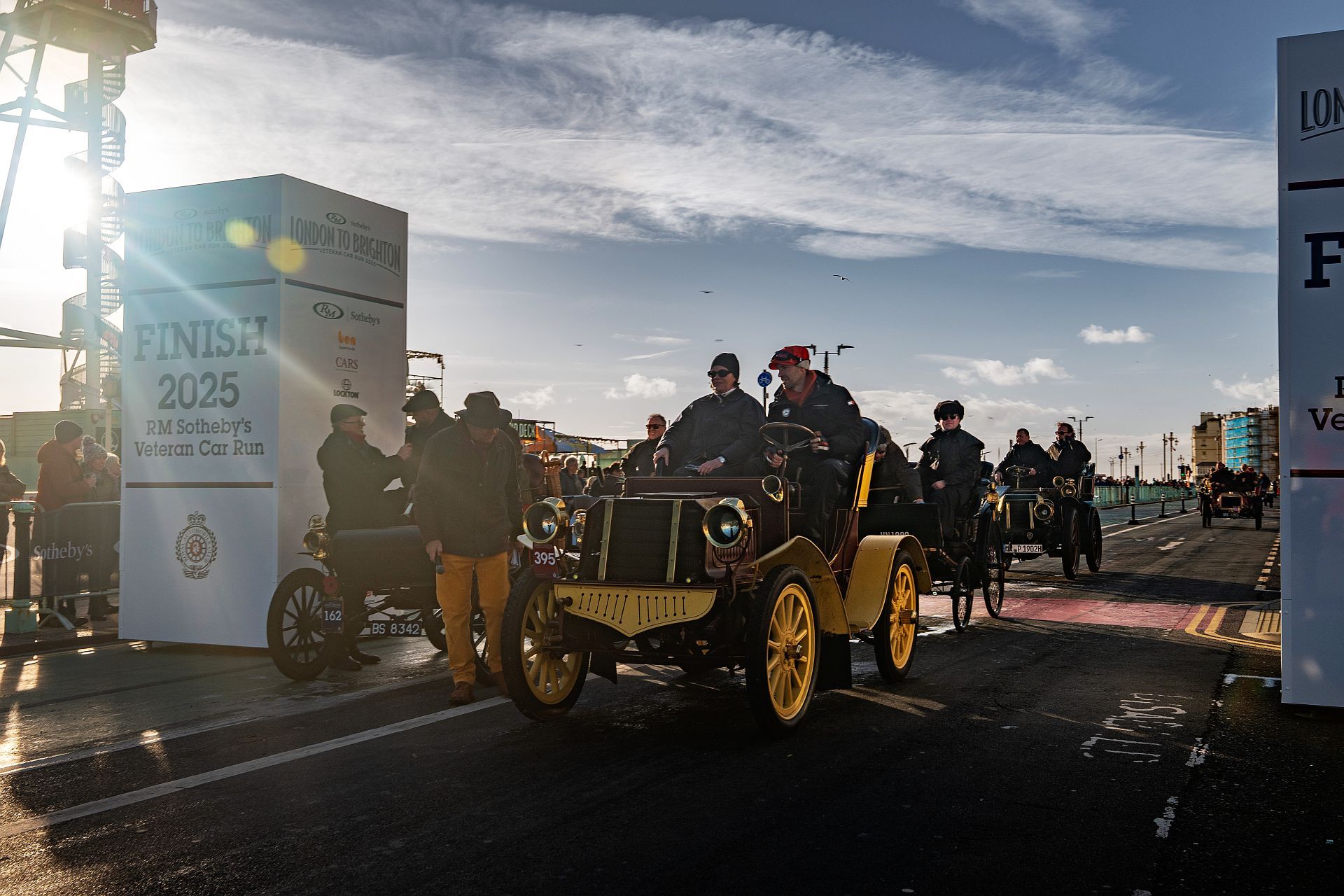 Benz Spider w deszczu i chwale - legendarny weteran podbija rajd z Londynu do Brighton