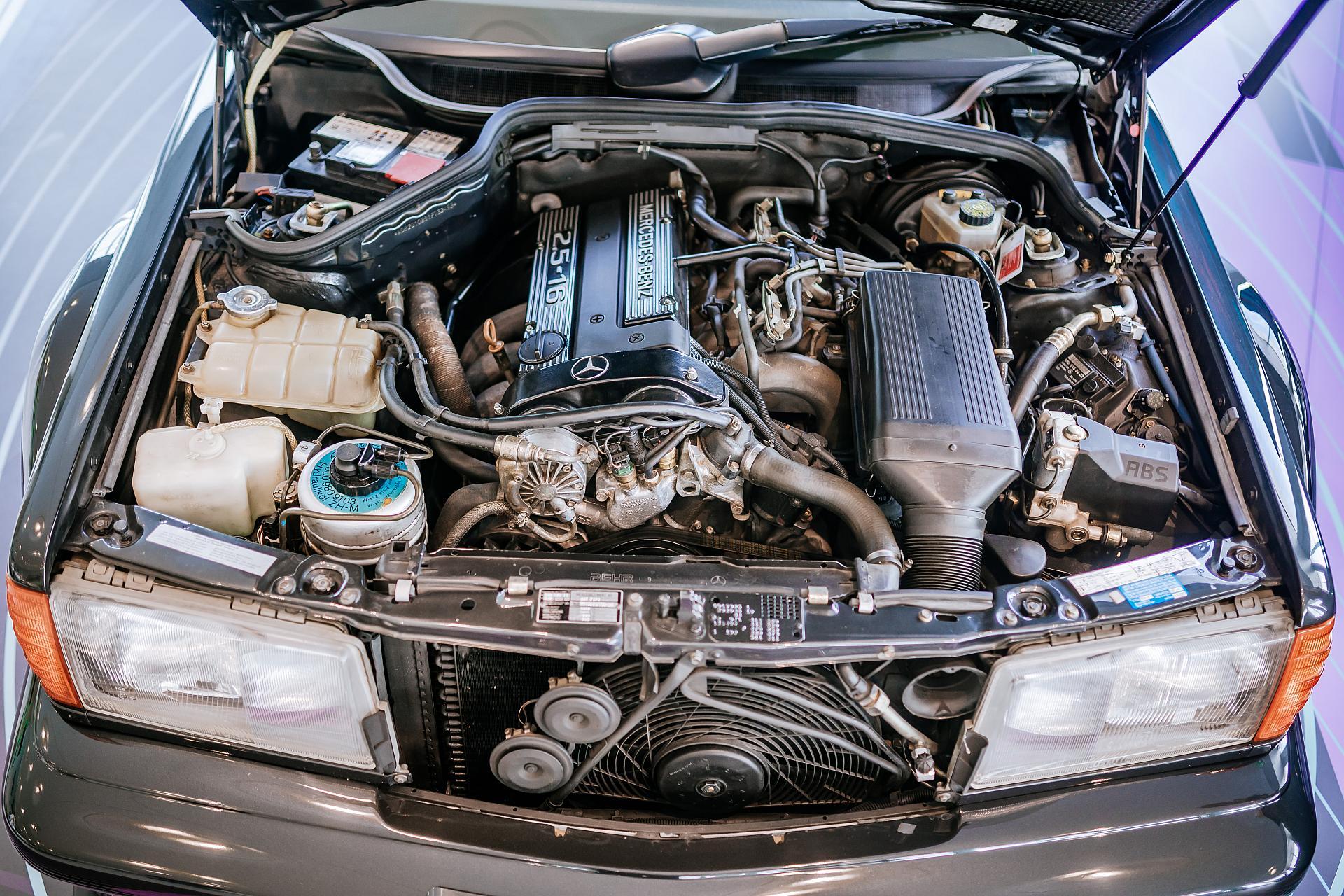 Mercedes-Benz 190 E 2.5-16 Evolution II - legenda DTM w cywilnym wydaniu