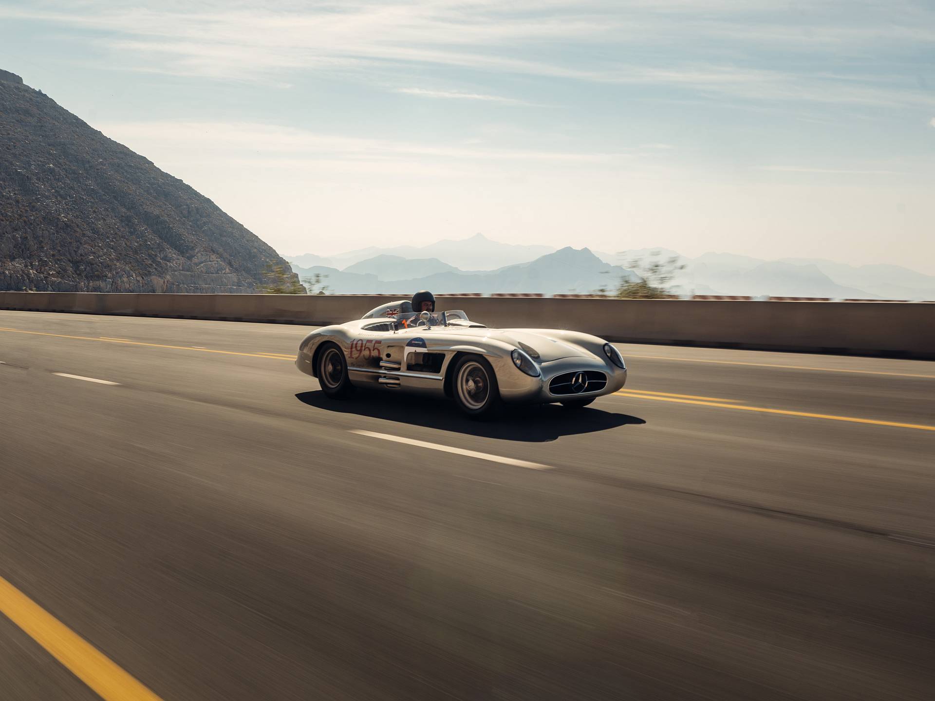 Mercedes-Benz 300 SLR na trasie 1000 Miglia Experience UAE