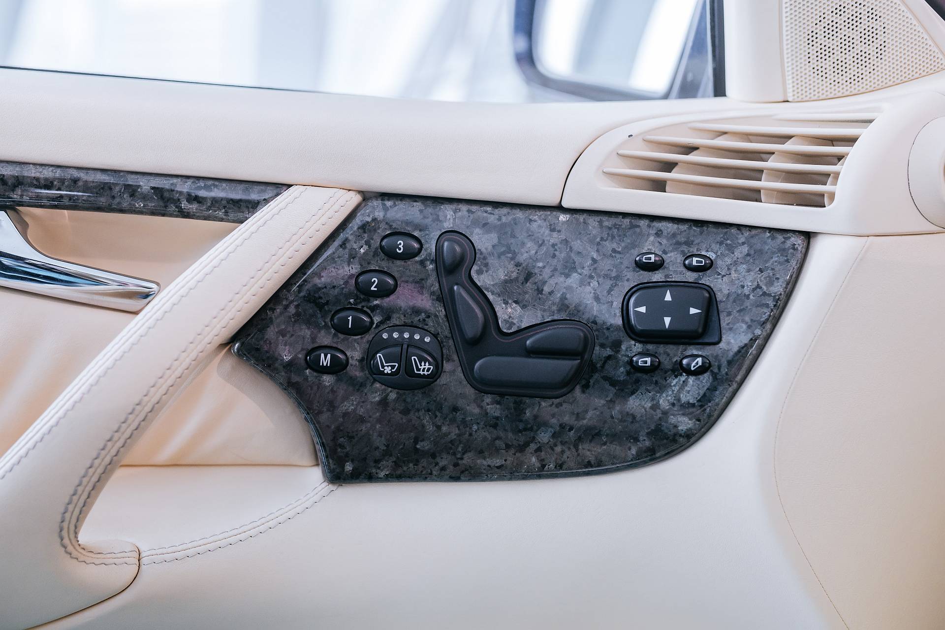 Ikona końca lat 90. - Mercedes-Benz CL 600 i narodziny nowej klasy