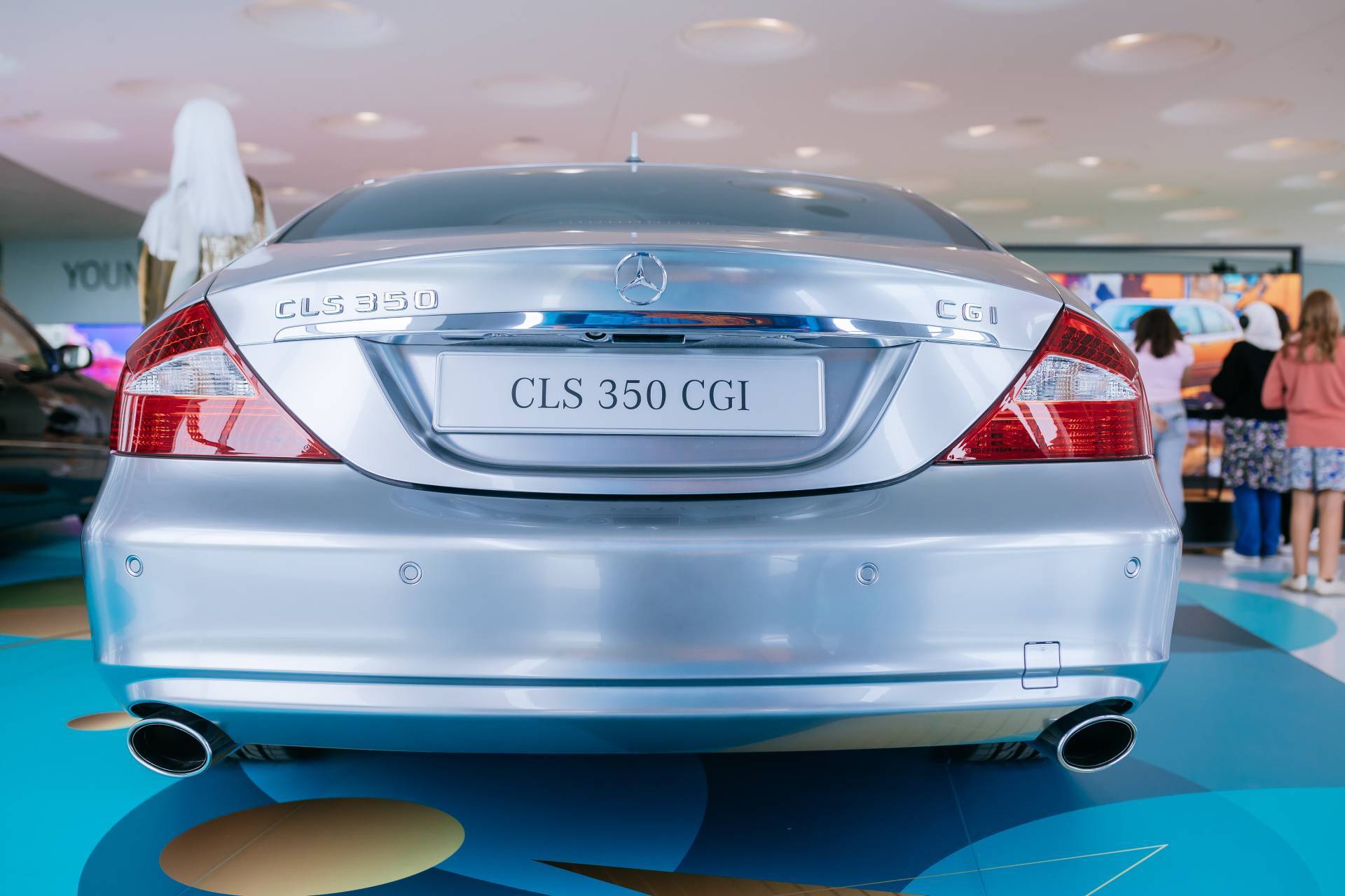 Mercedes-Benz CLS 350 CGI - srebrna legenda z Genewy