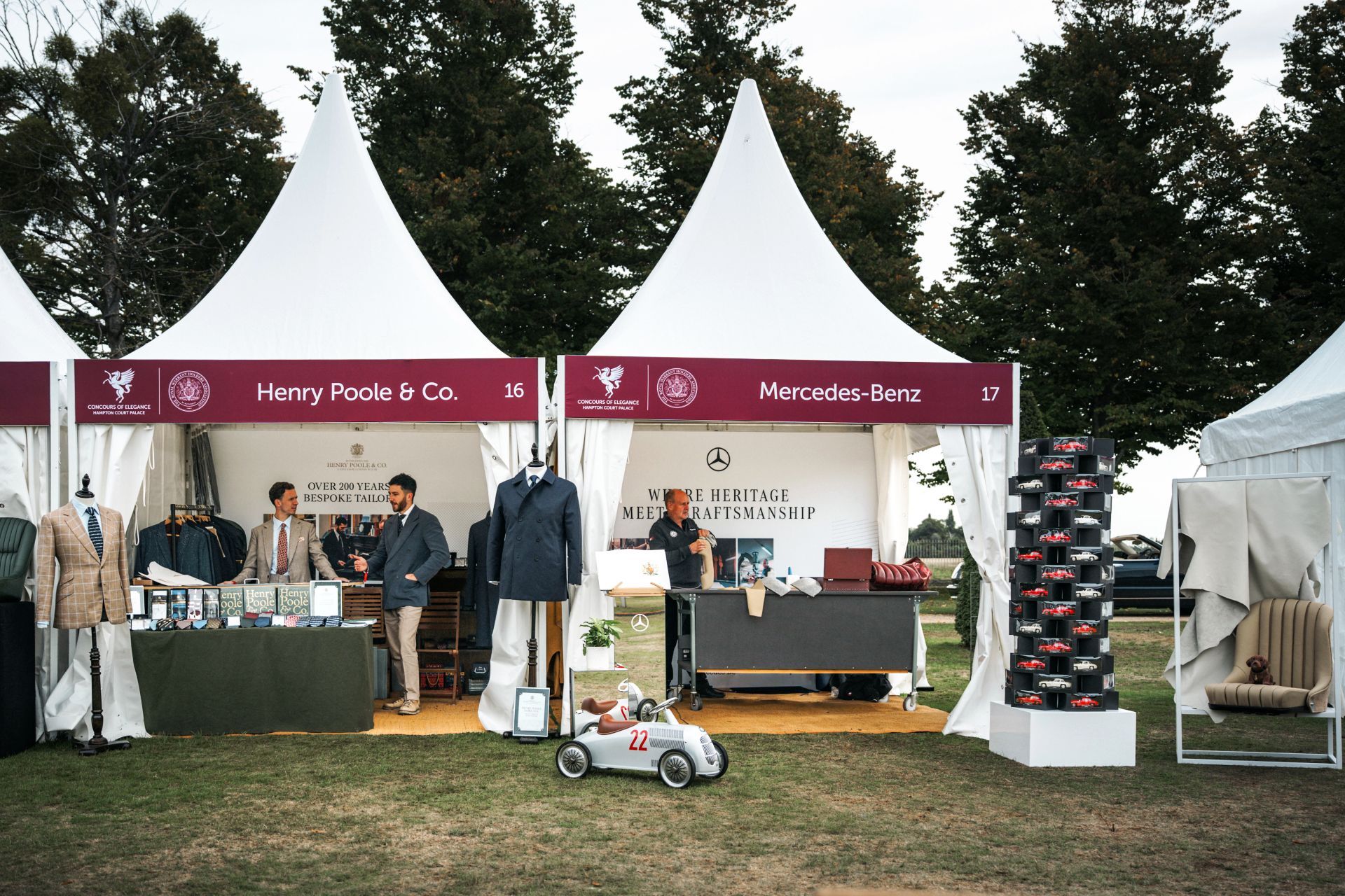 Rzemiosło na najwyższym poziomie: Mercedes-Benz Classic i Henry Poole & Co w Hampton Court Palace