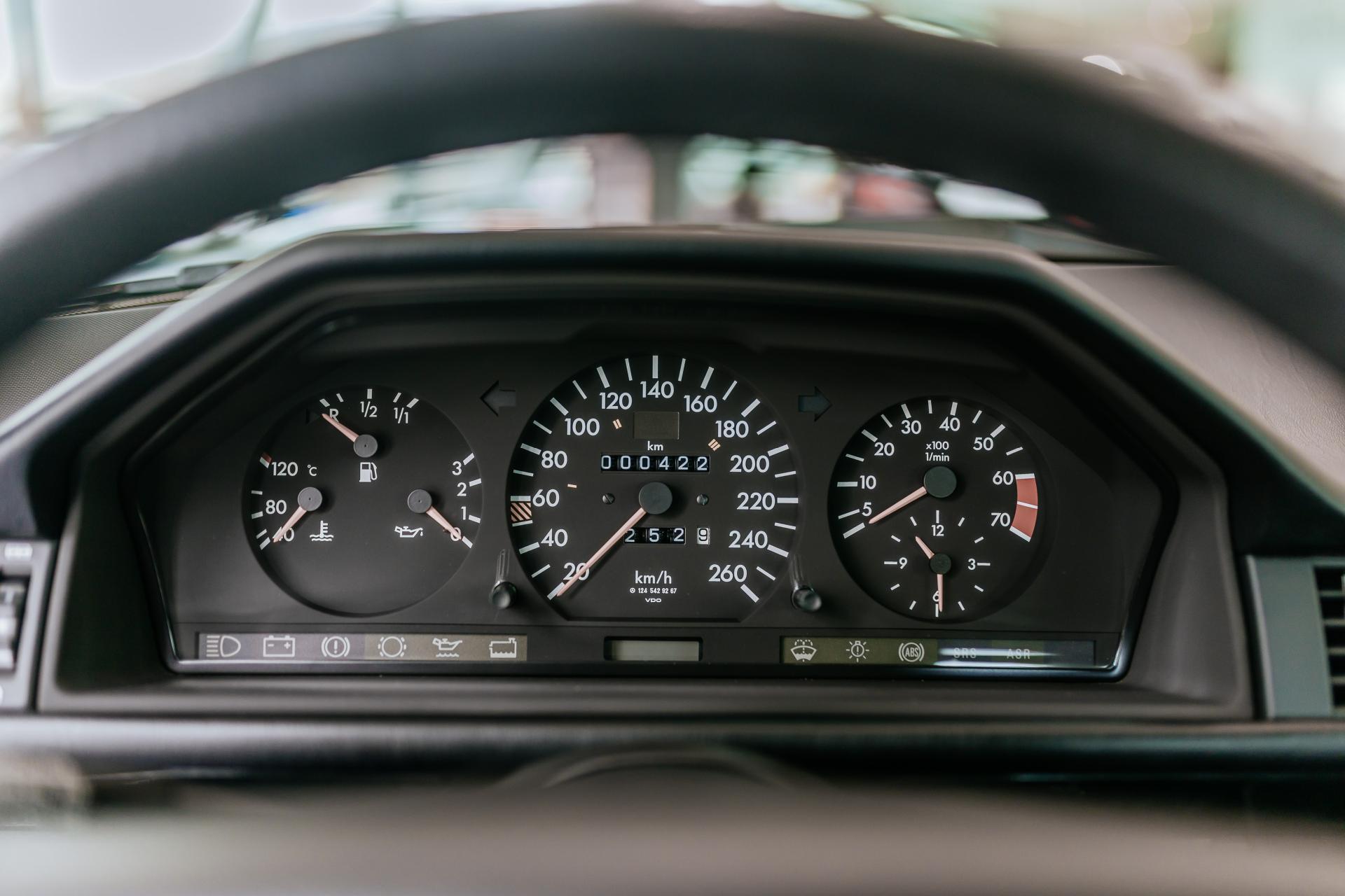 Koniec epoki w najlepszym wydaniu - Mercedes E 500 Limited