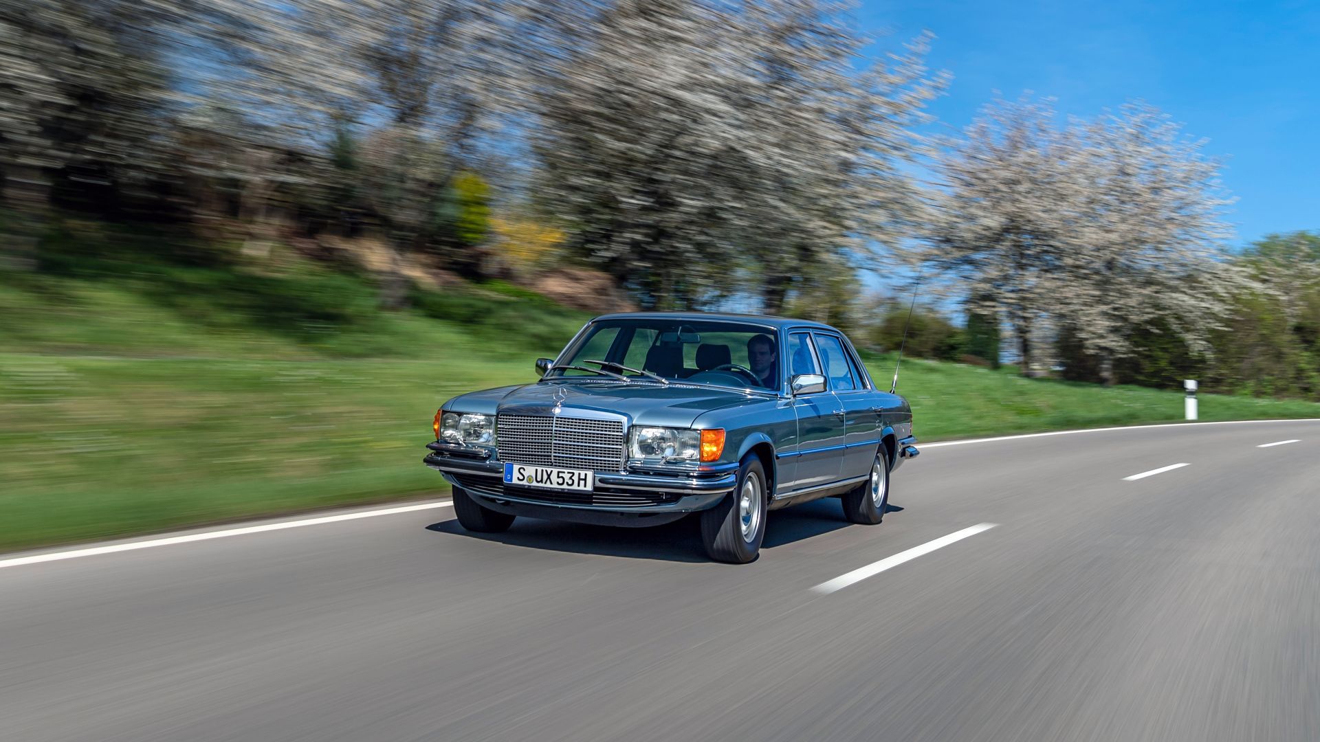 Mercedes-Benz 450 SEL 6.9 - luksusowa limuzyna kończy 50 lat