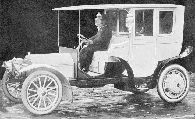 Mercedes Electrique aus dem Fuhrpark des österreichischen Kaisers. Als Personenwagen wurde der Mercedes Electrique von 1906 bis ca. 1908 gebaut.
