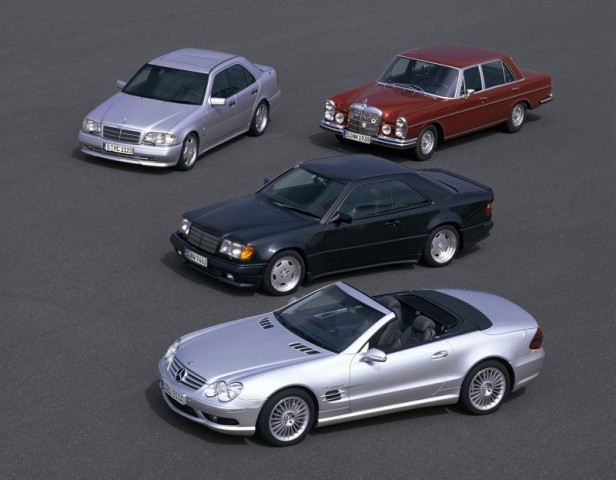 (od góry) Mercedes-Benz 300 SEL 6.3 AMG, Mercedes-Benz 300 CE 5.6 AMG, Mercedes-Benz C 36 AMG, Mercedes-Benz SL 55 AMG