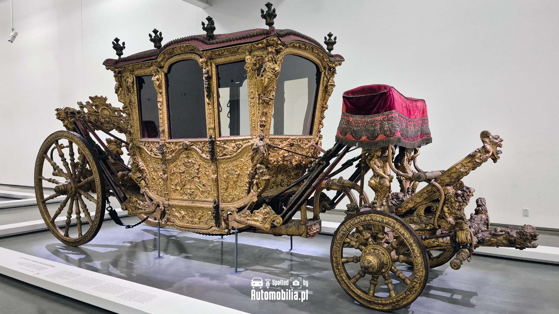 Muzeum powozów w Lizbonie - gdy luksus miał cztery koła i sześć koni