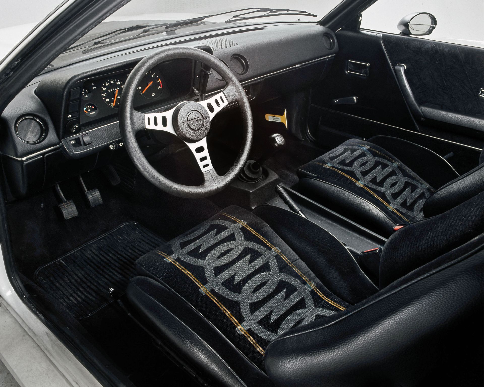 Opel Ascona B i Manta B obchodzą 50. urodziny