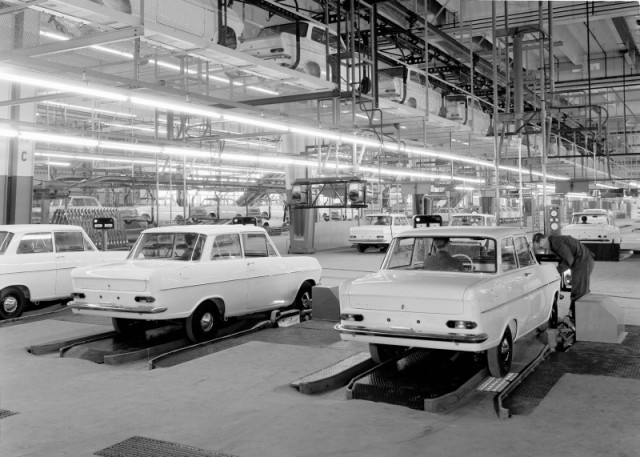 Opel Kadett A w fabryce w Bochum, 1962 r.