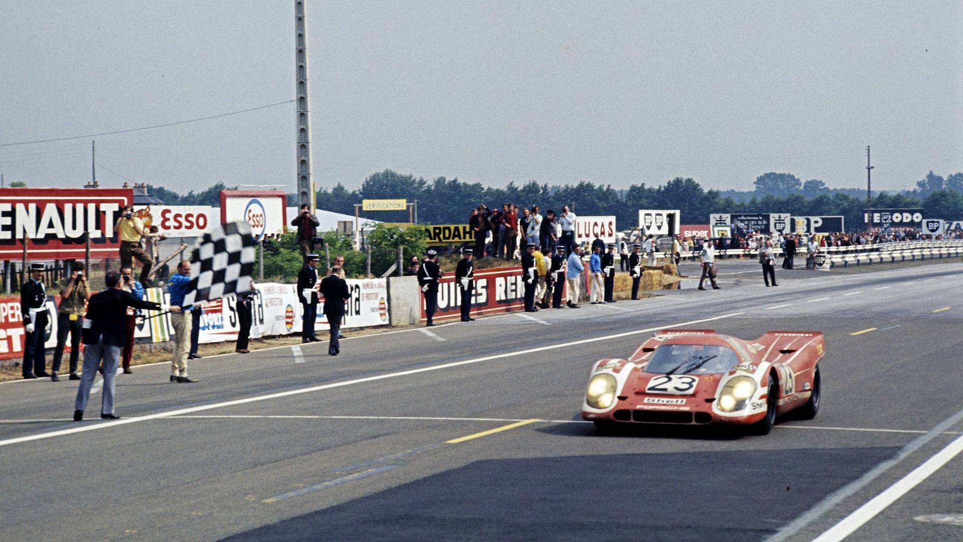 Porsche żegna Hansa Herrmanna - legendę motorsportu i zwycięzcę Le Mans