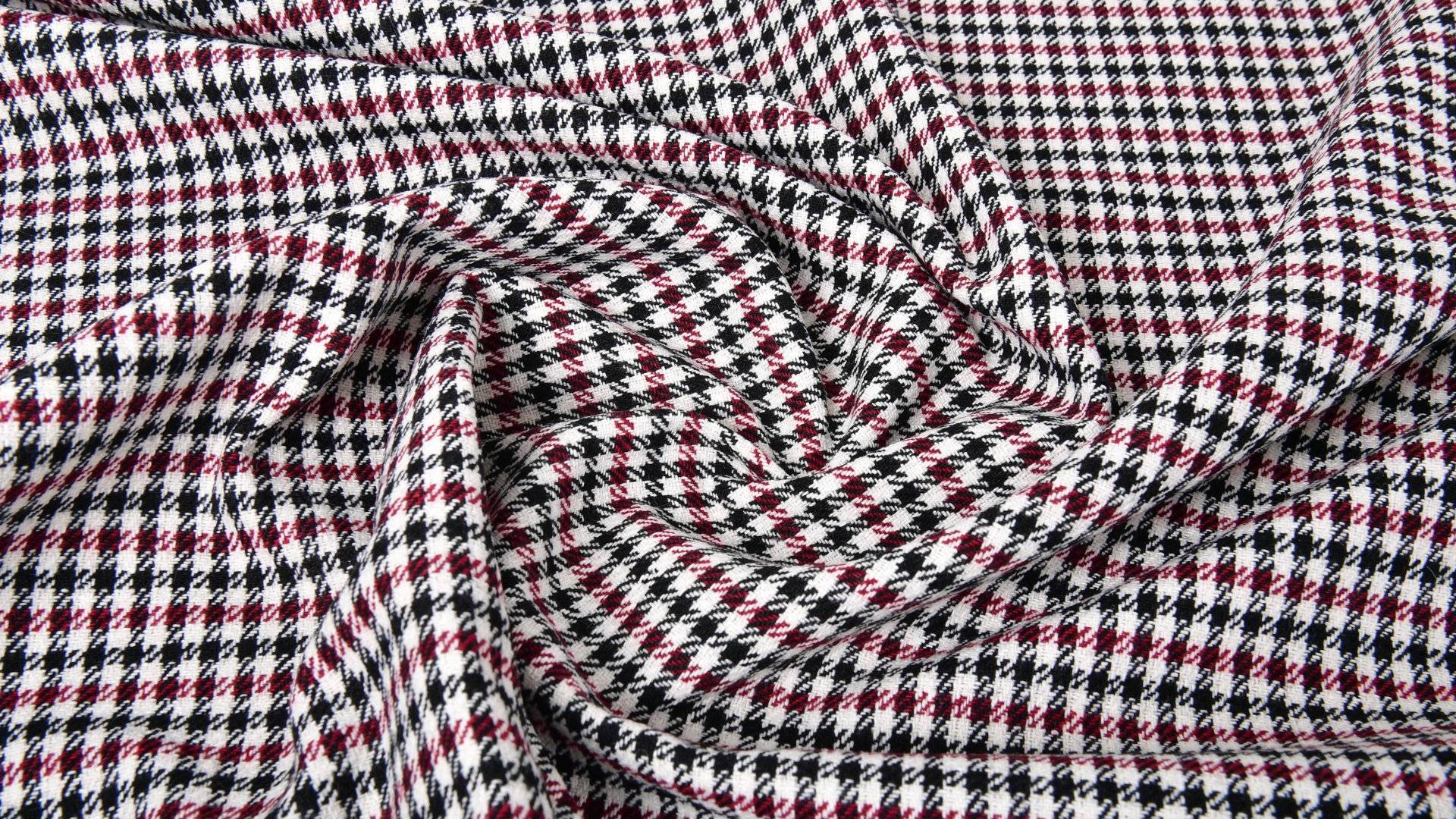 Porsche odkrywa archiwa - kultowe tkaniny wracają na salony renowacji