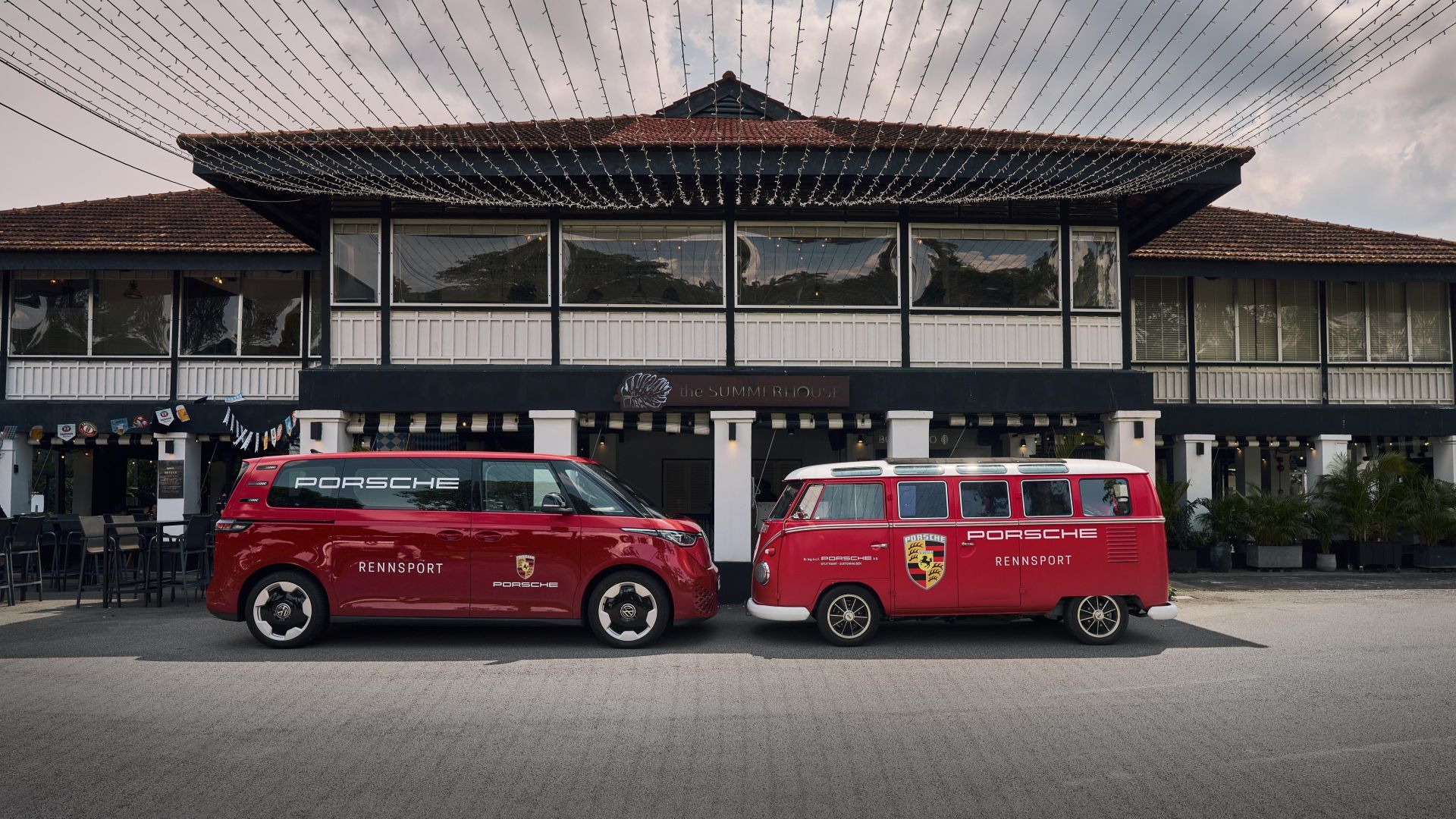 Porsche odświeża legendę Renndienst i odsłania wizję PEC Singapore