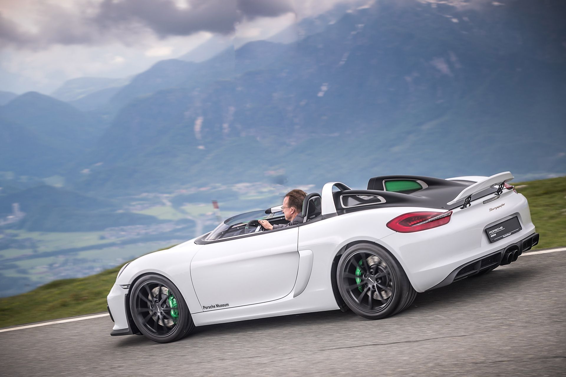 Porsche na Ultrace - górskie DNA w nowoczesnych maszynach