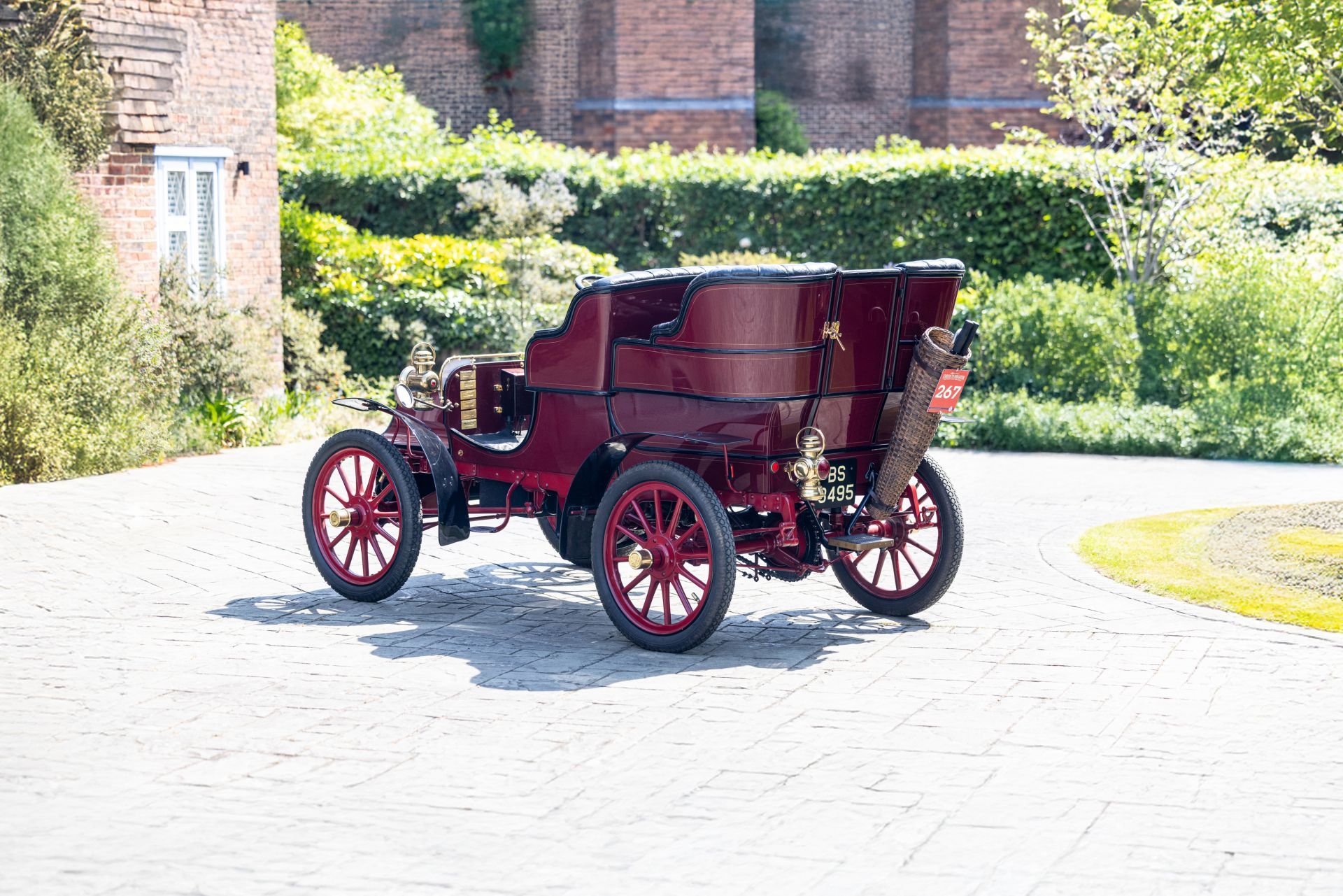 Cadillac Model B Touring - prasowy celebryta z kurnika