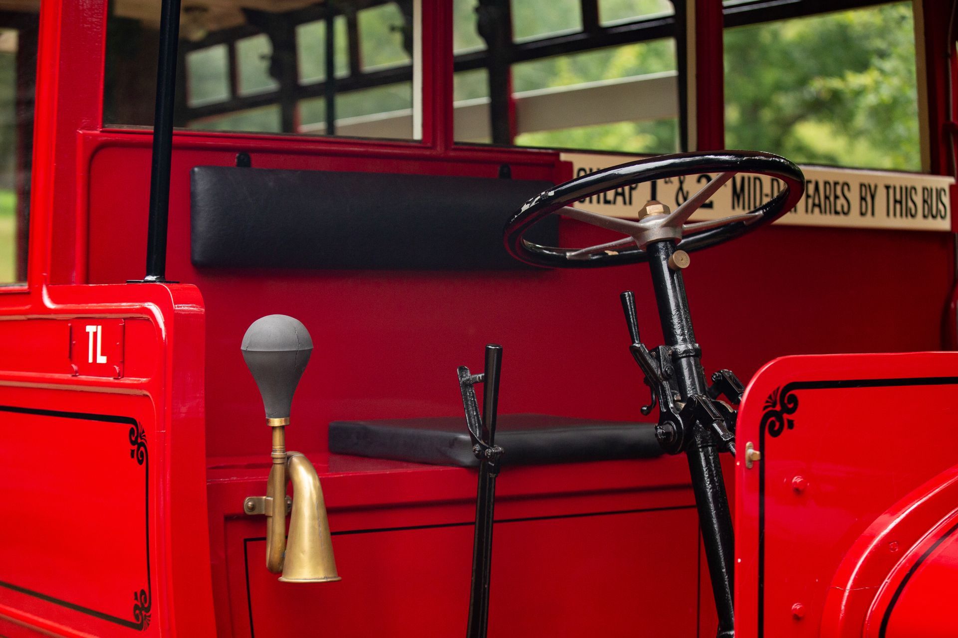 Tilling-Stevens TS3A - hybrydowa ikona londyńskich ulic