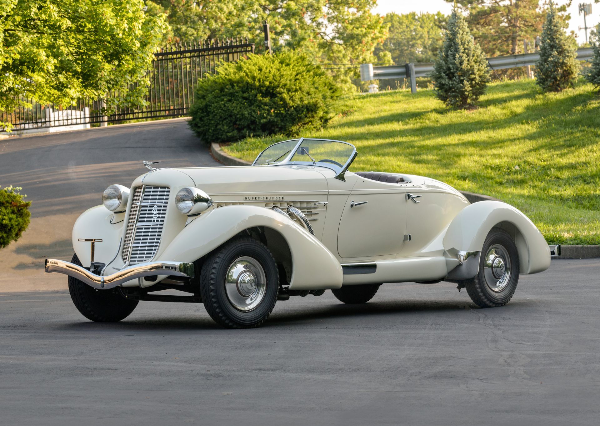 Auburn 851 Supercharged Speedster - amerykańska odpowiedź na Bugatti i Bentleya