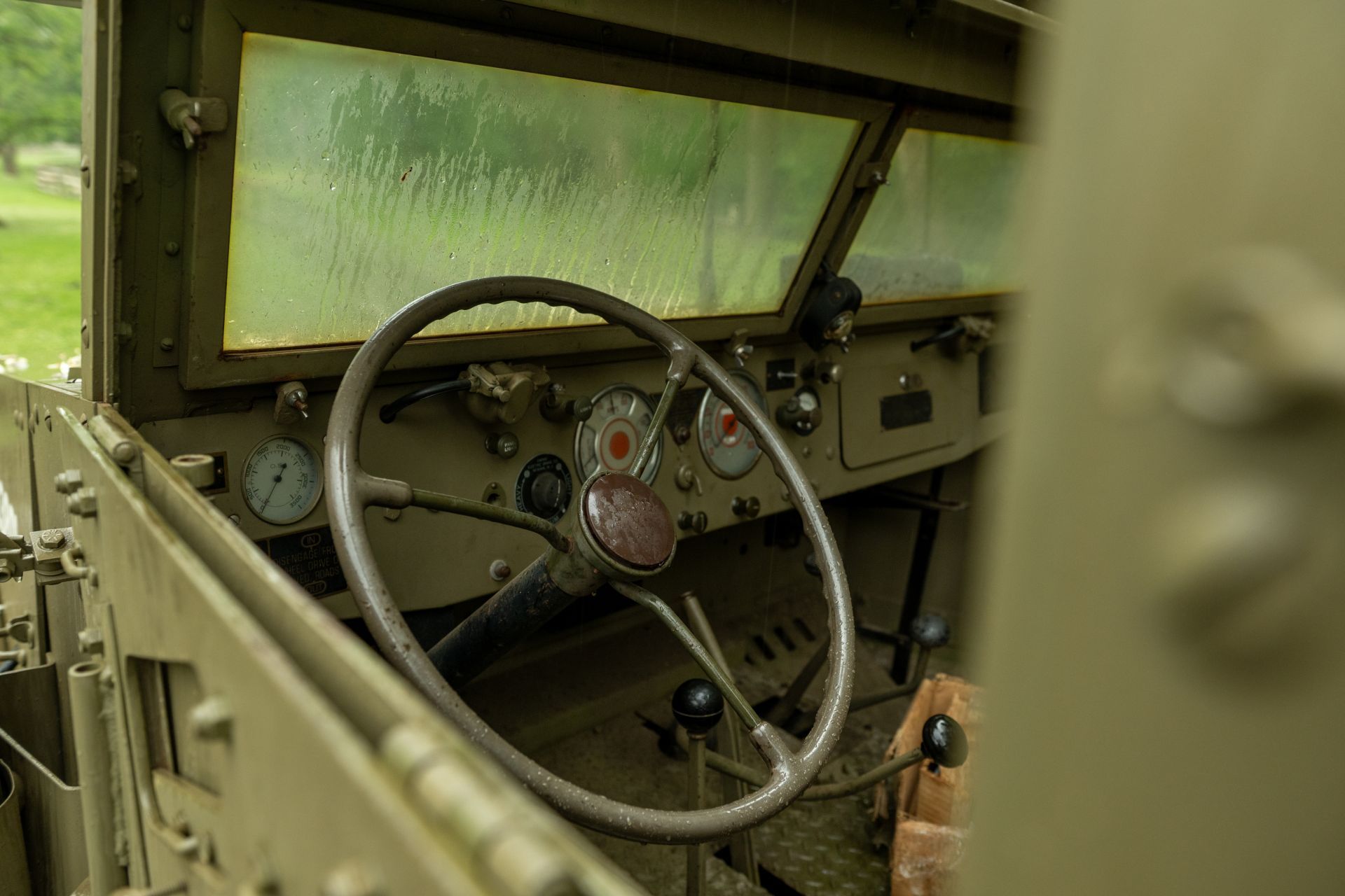 White M3A1 Half-Track - pancerny weteran II wojny światowej
