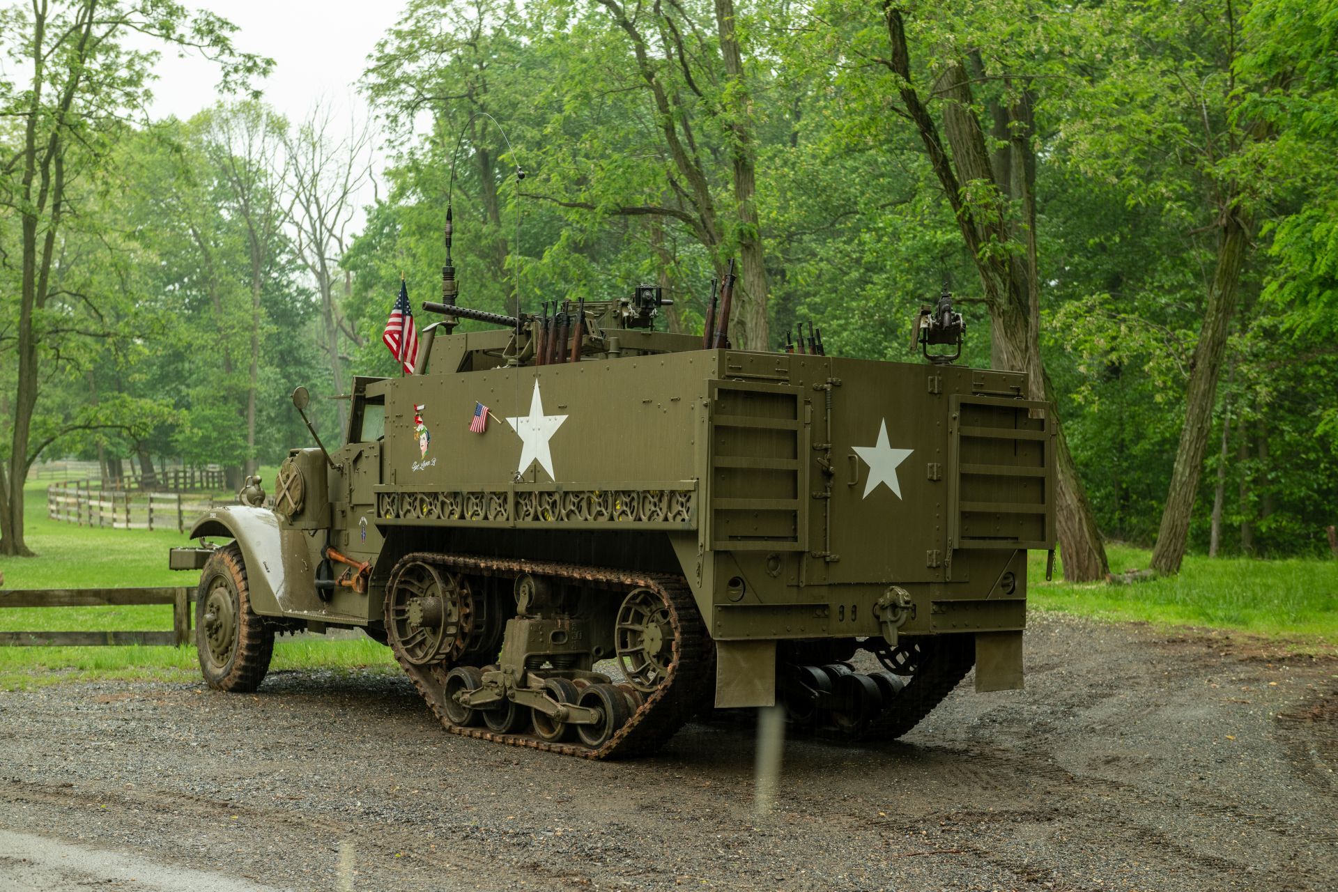 White M3A1 Half-Track - pancerny weteran II wojny światowej