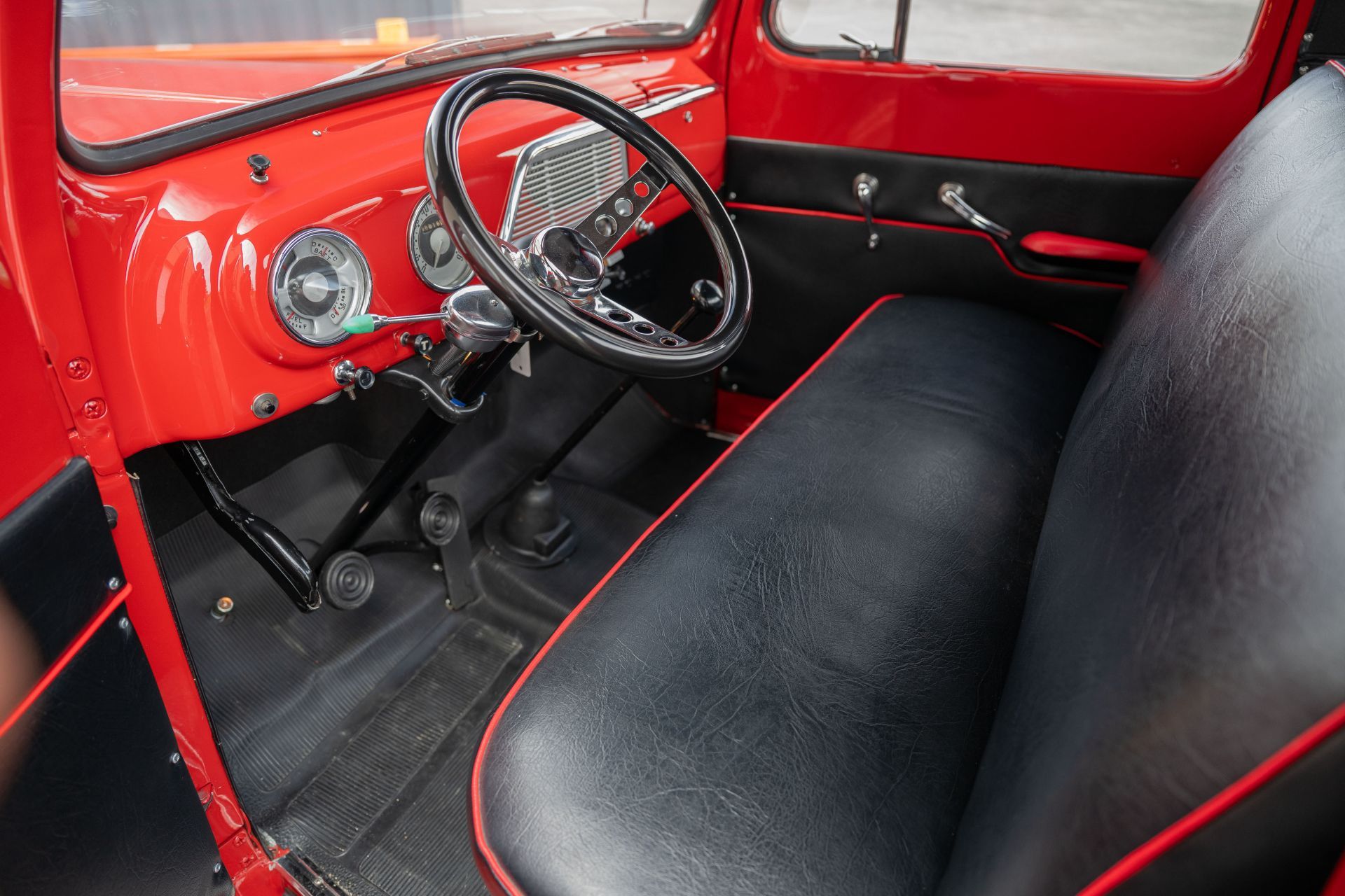 Kultowy Ford F-1 - styl, moc i historia na kołach