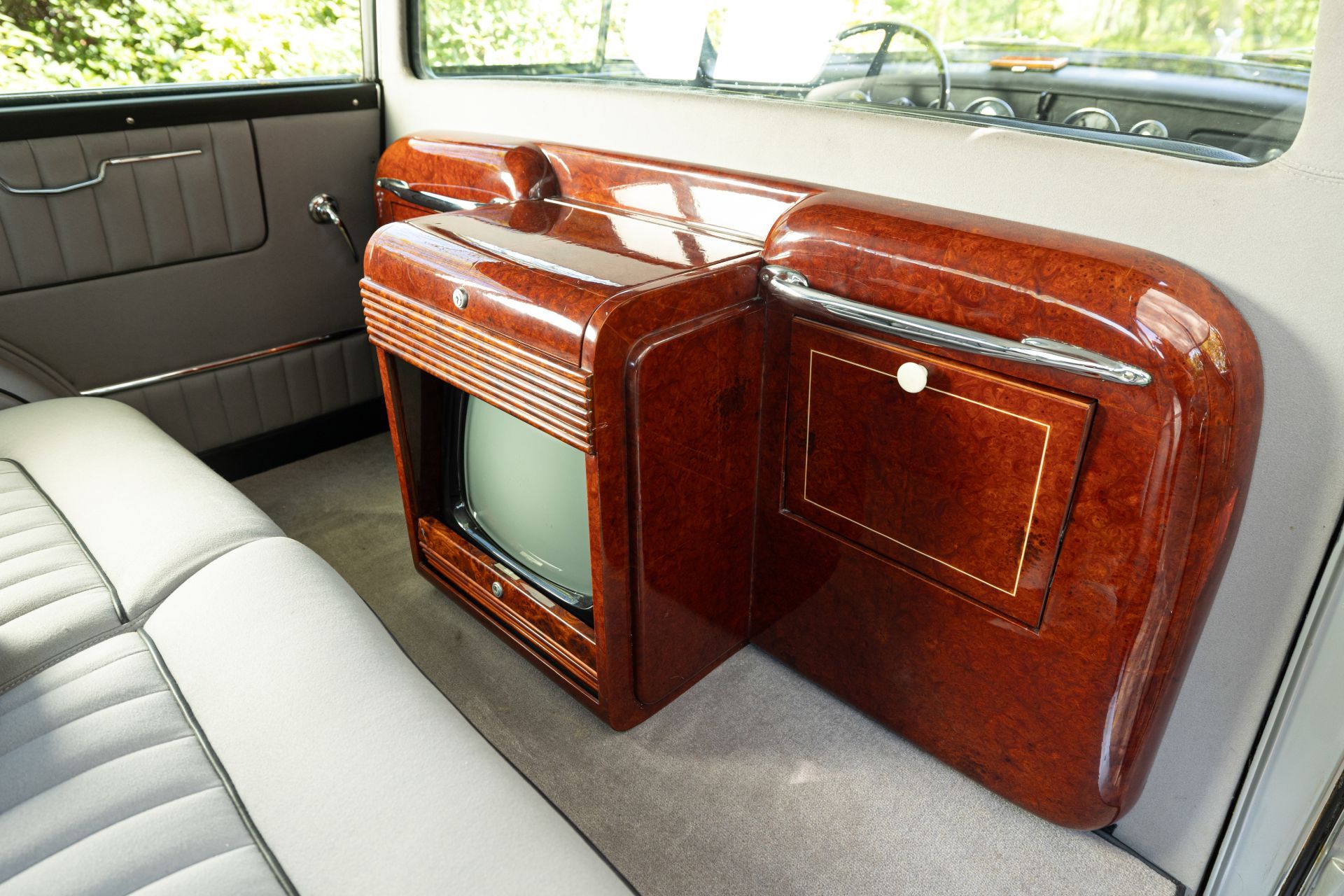 Rolls-Royce Silver Wraith Limousine by Vignale