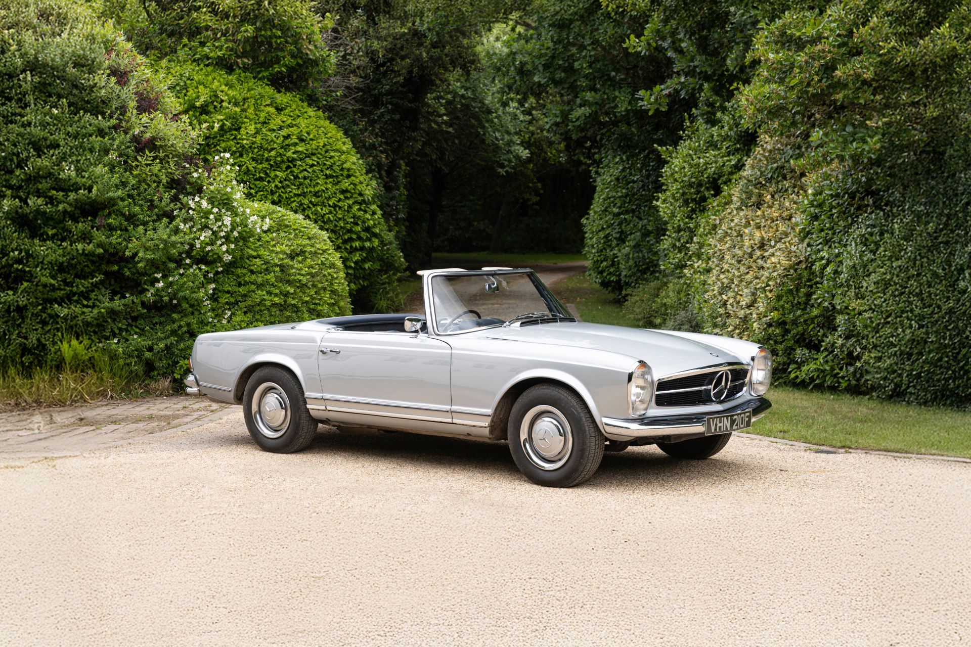 Mercedes-Benz 250 SL - klasyka z duszą rocka