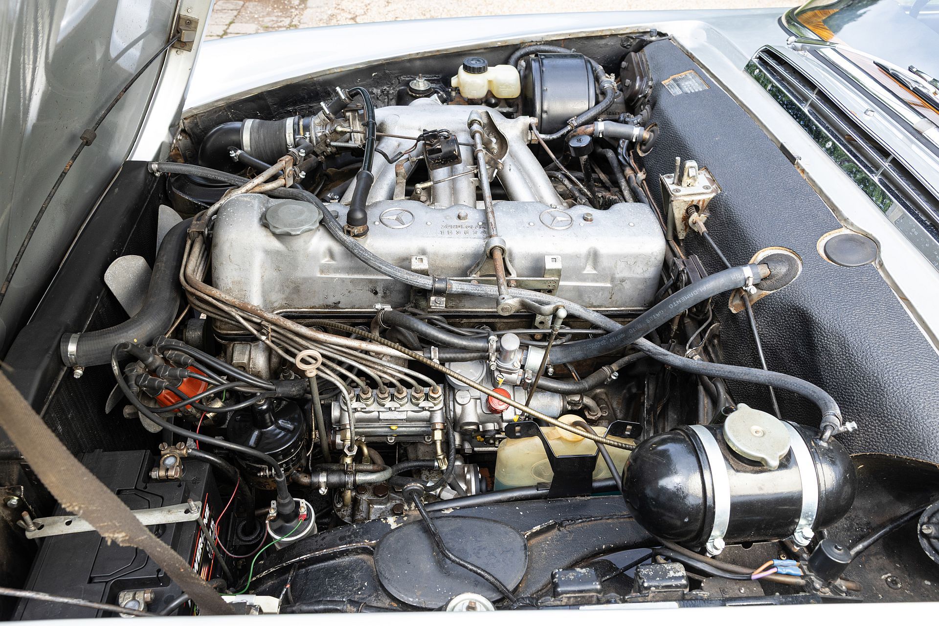 Mercedes-Benz 250 SL - klasyka z duszą rocka