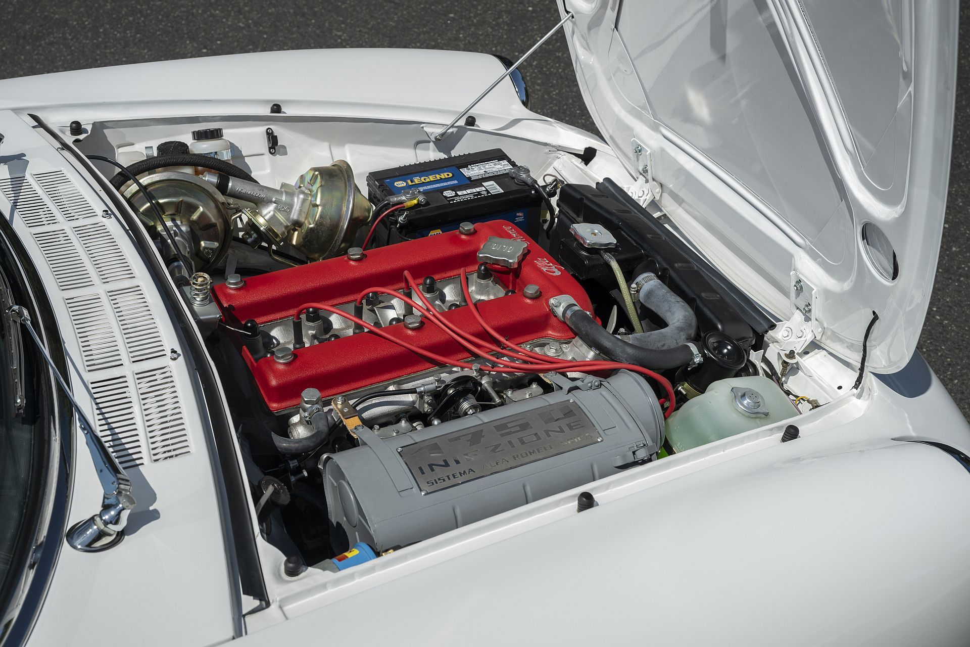 Alfa Romeo 1750 Spider nazywana przez Włochów "osso di seppia", czyli kość mątwy