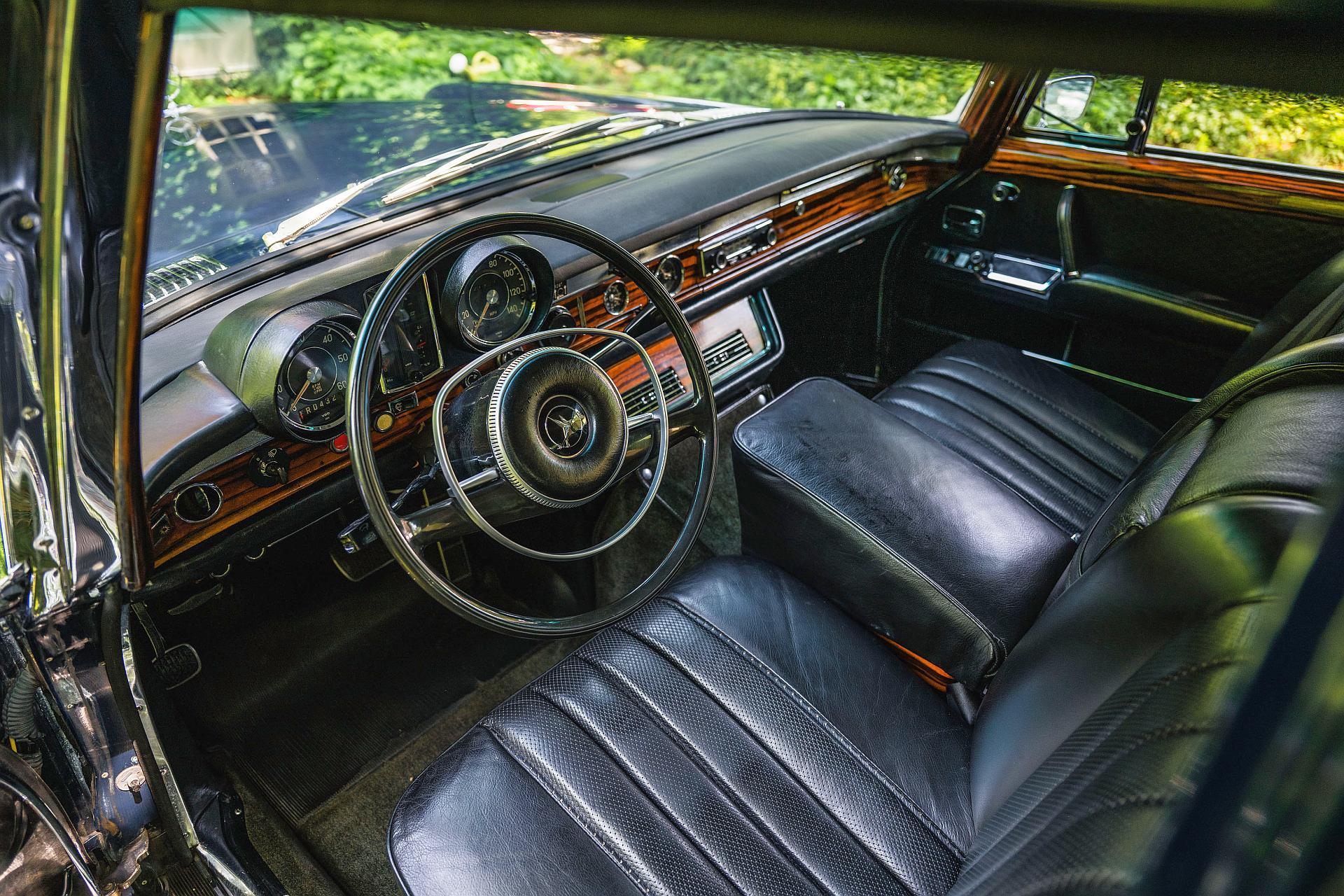 Mercedes-Benz 600 Pullman - samochód, który wyznaczał standardy luksusu