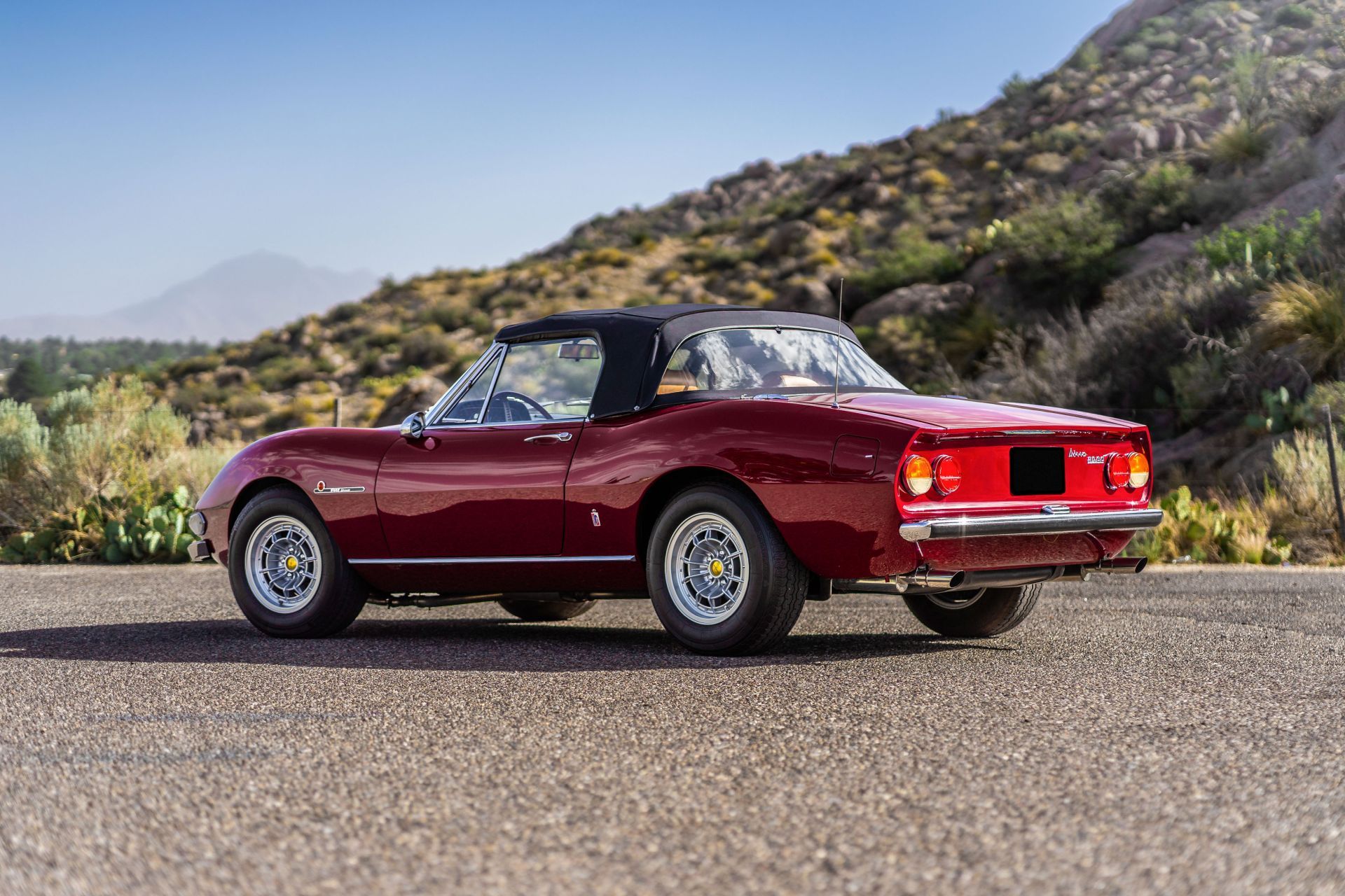 Fiat Dino 2400 Spider - włoska perfekcja z duszą Ferrari
