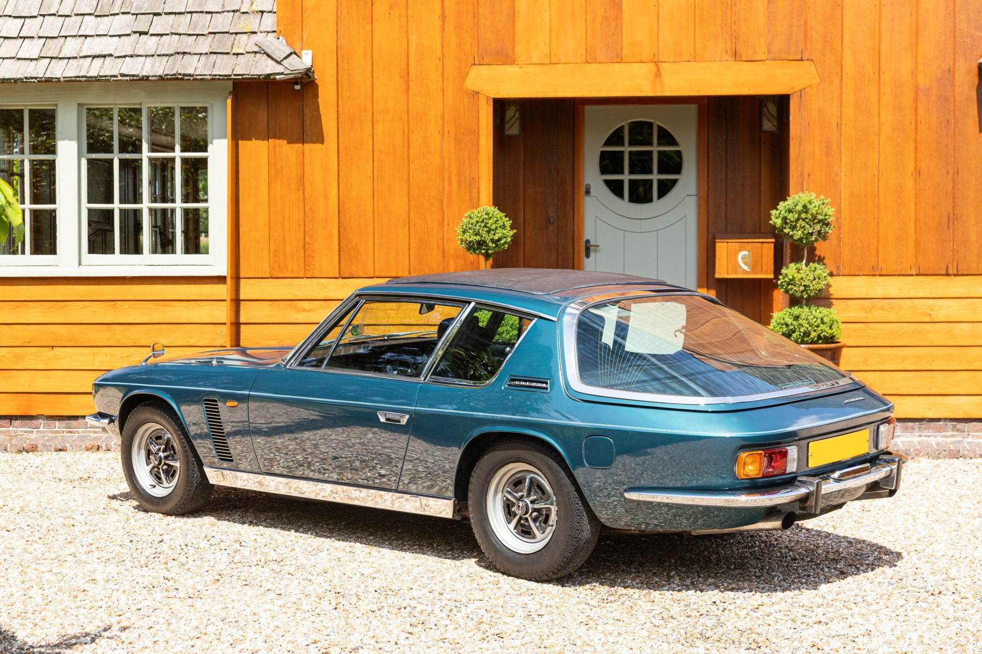 Klasyczny Jensen Interceptor II - brytyjska motoryzacja lat 70.