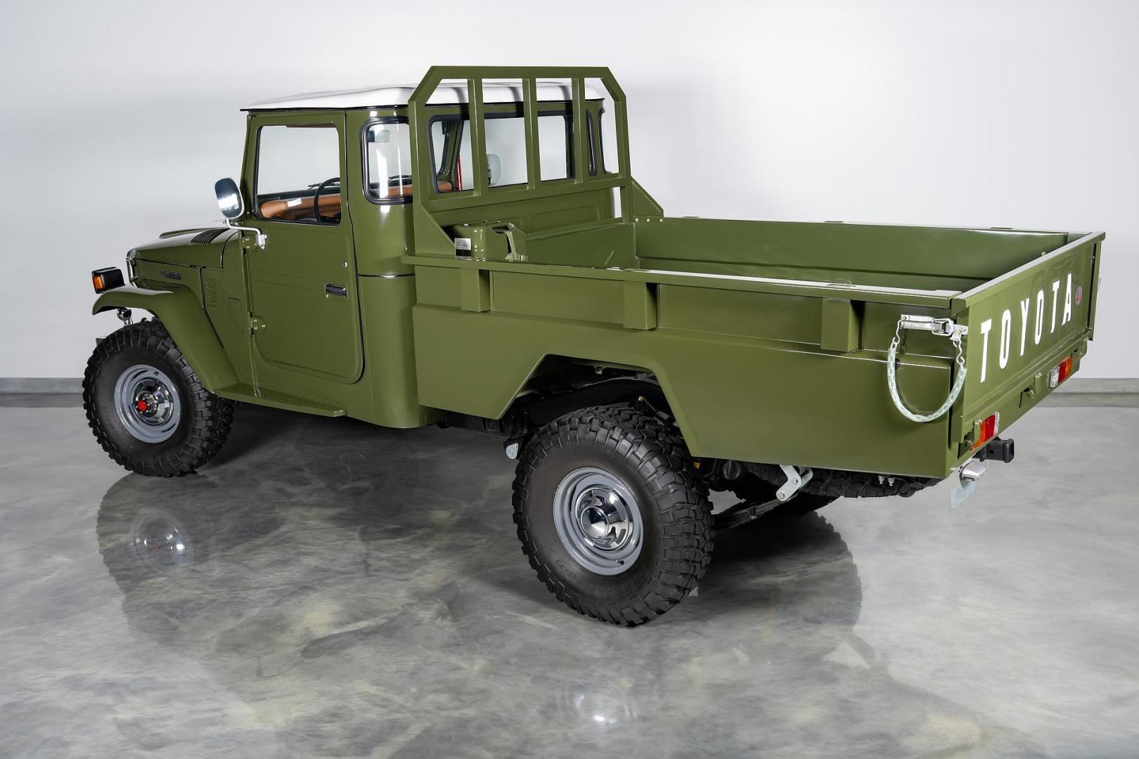 Toyota FJ45 Land Cruiser