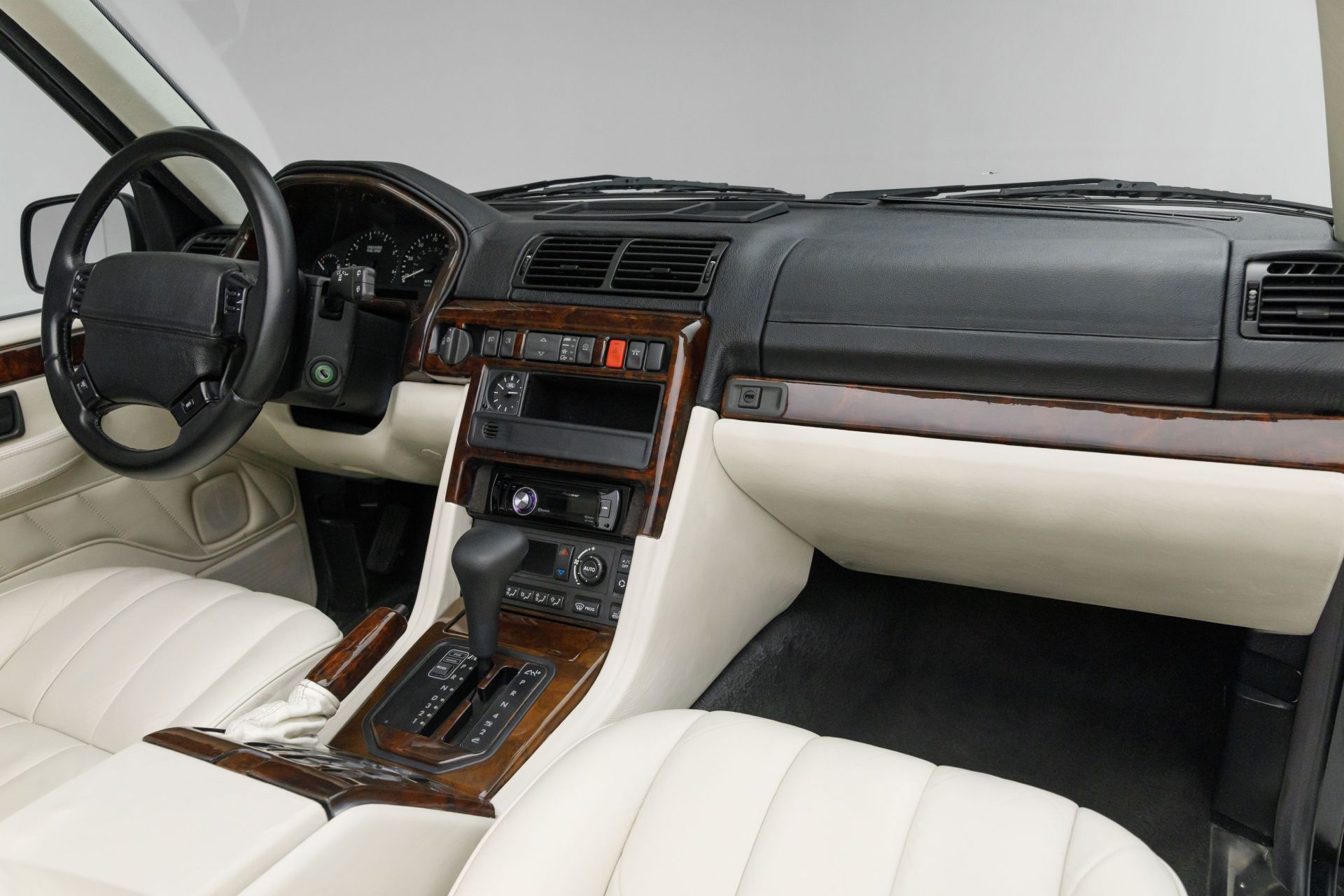 Unikatowy Range Rover Cabrio - luksus dla Księcia Brunei