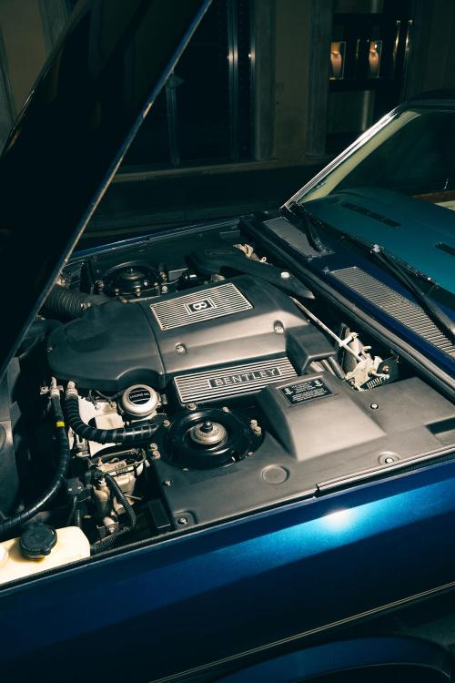 Bentley Brooklands - dyskretna potęga luksusu od Giorgio Armani