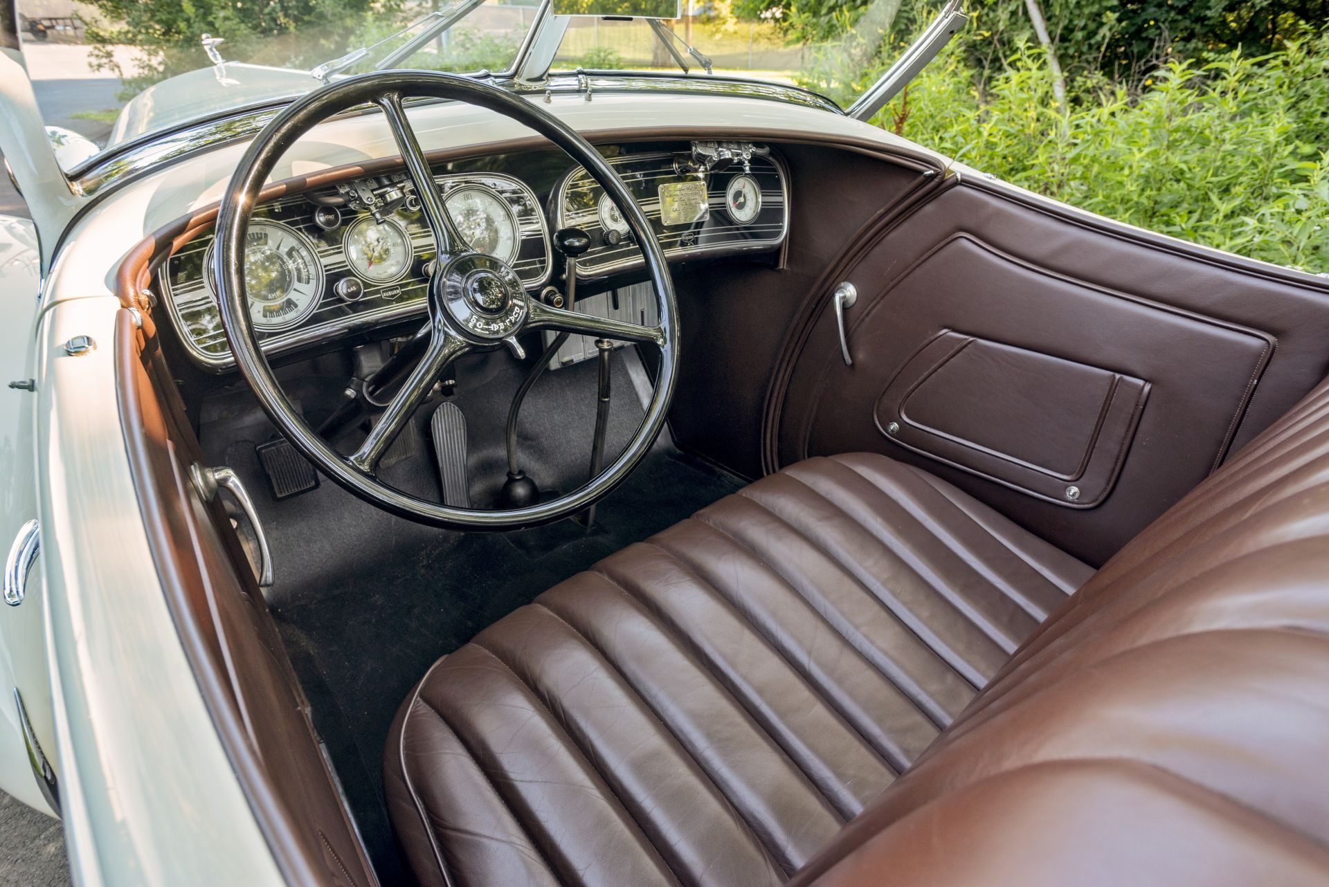 Auburn 851 Supercharged Speedster - amerykańska odpowiedź na Bugatti i Bentleya