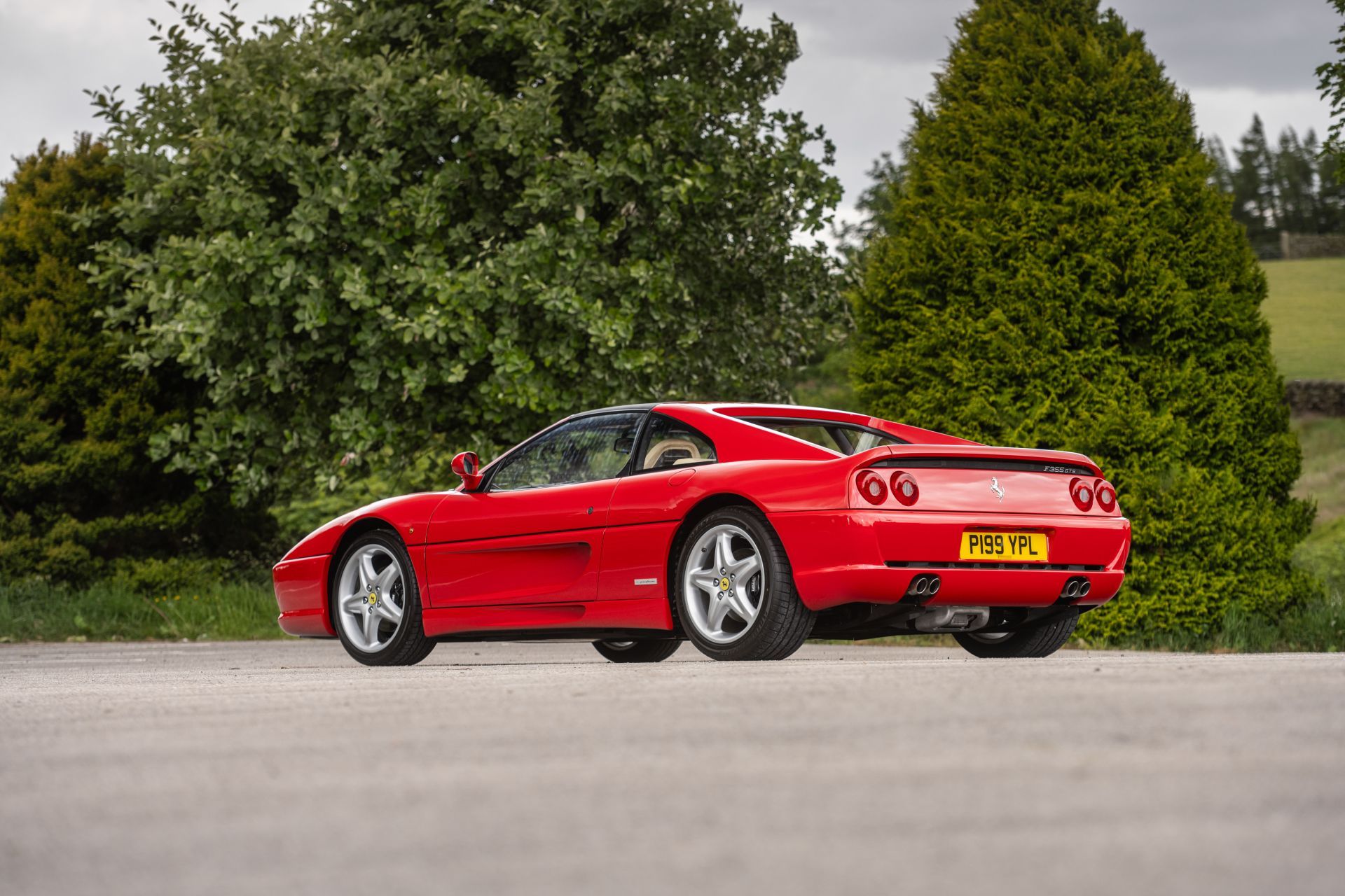 Ferrari F355 GTS - legendarna maszyna z garażu Jeremy'ego Clarksona