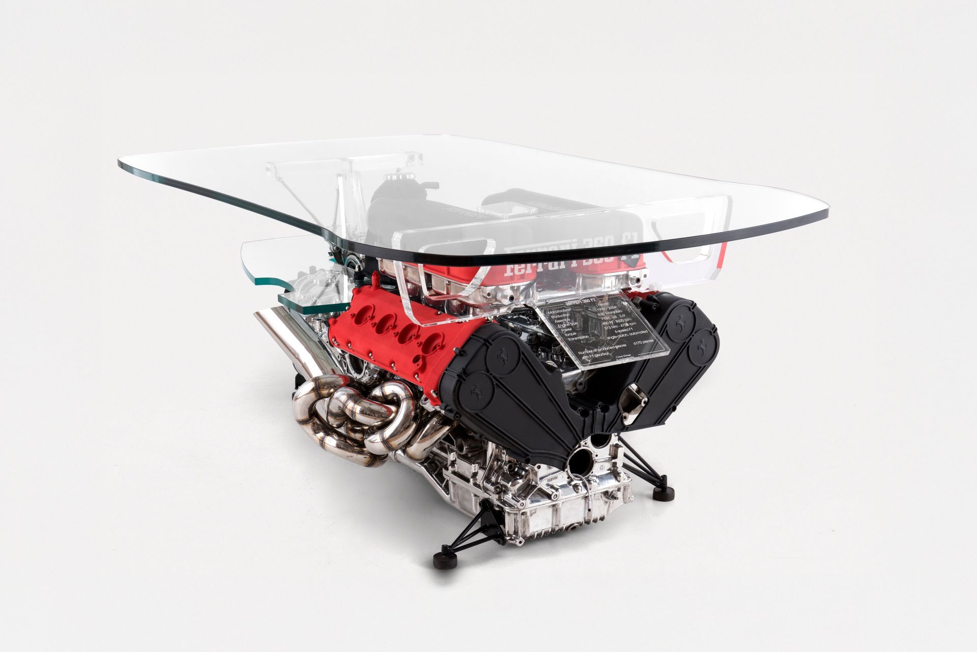 Ferrari w salonie - niezwykły stół z silnika V8