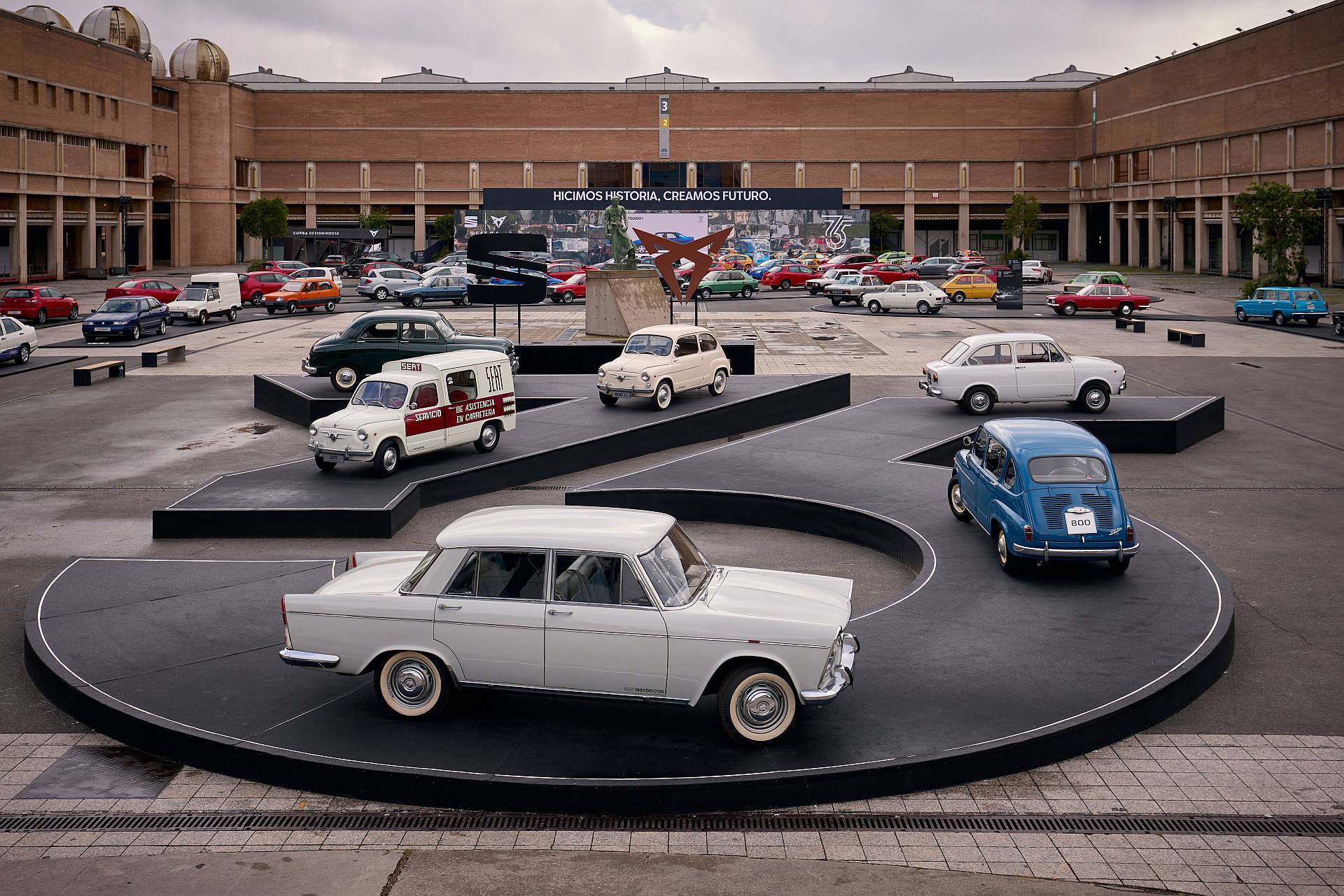 Od 5 do 3200 samochodów dziennie - 75 lat SEAT S.A., które kształtują przyszłość motoryzacji