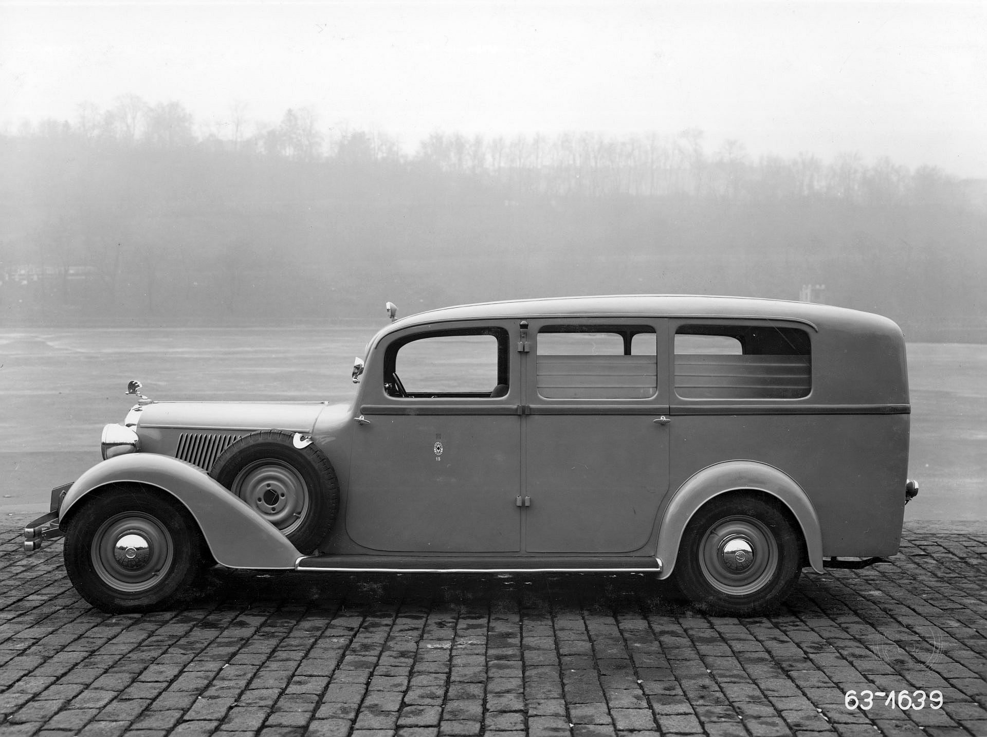 Škoda 640 Superb Ambulans