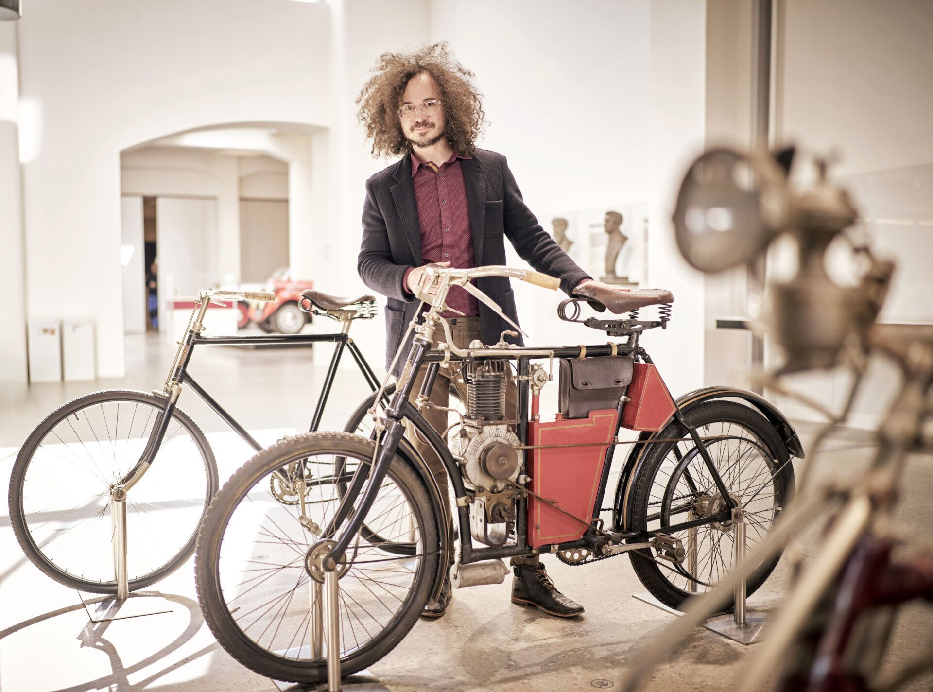 Slavia B jako cafe racer - futurystyczna wersja motocykla od Škody