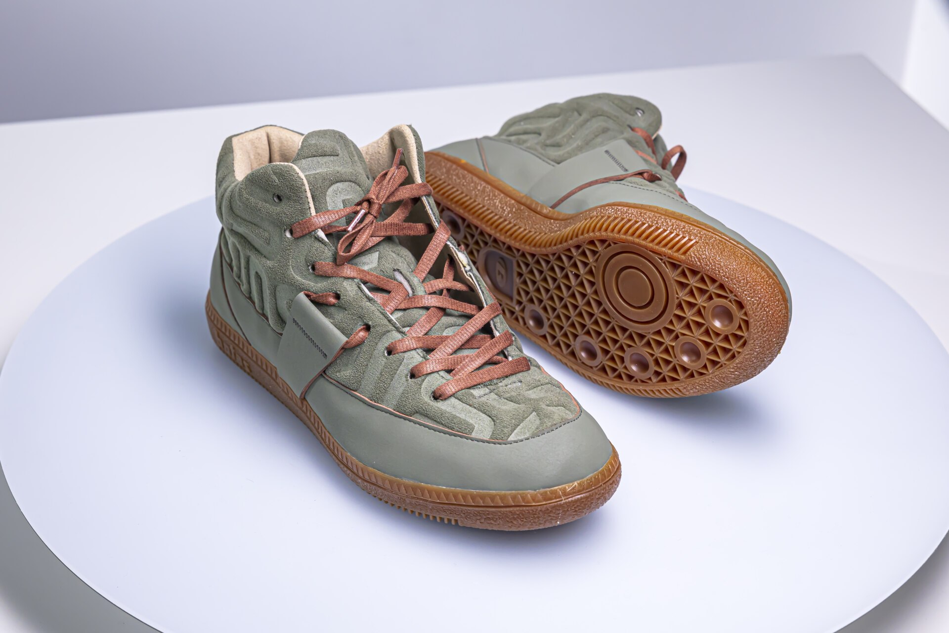 Škoda prezentuje sneakersy na Milan Design Week 2025