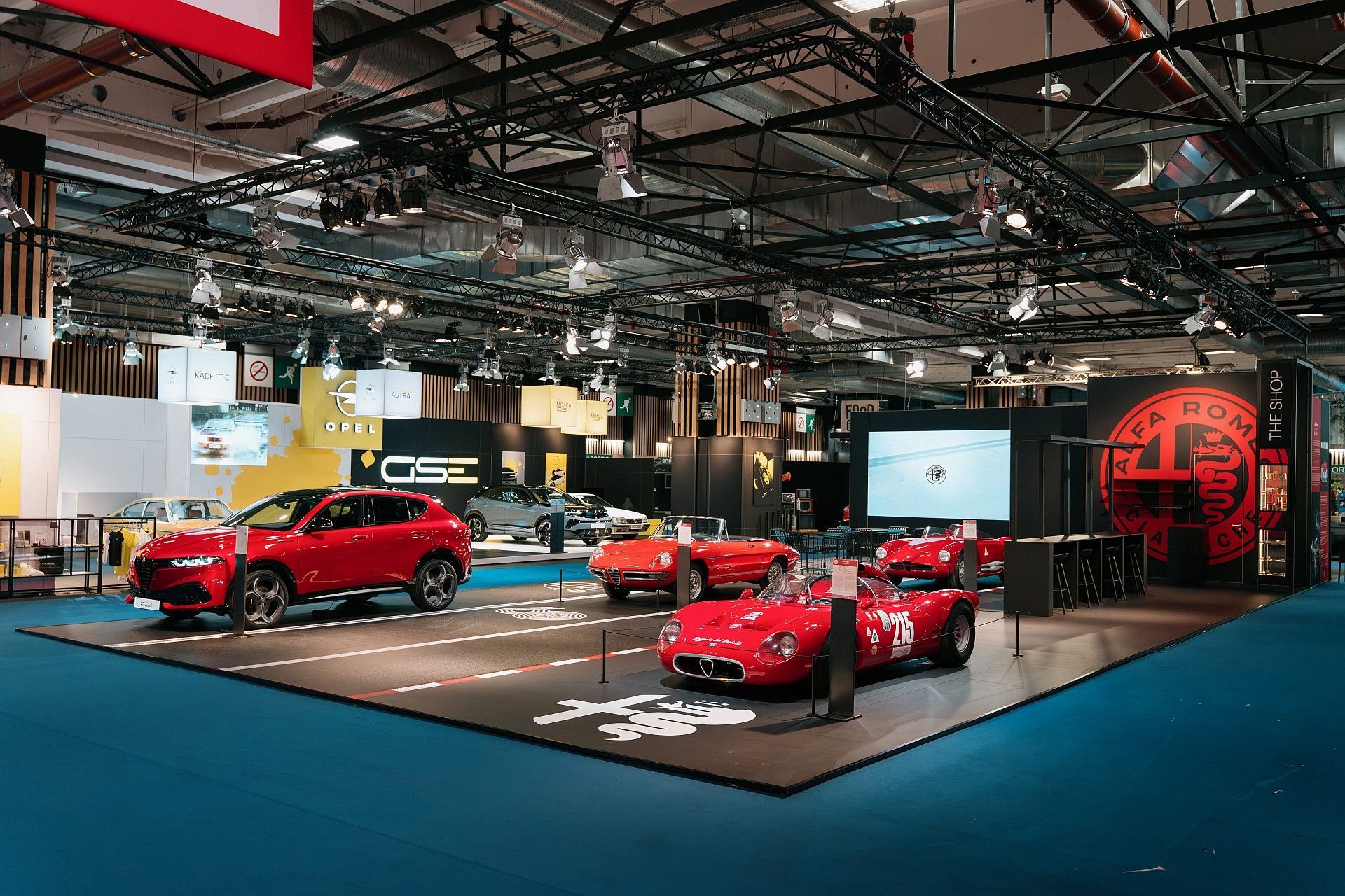 "Roads of Emotion" - Alfa Romeo opowiada swoją historię na Rétromobile