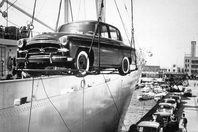 1958_1st_toyopet_crown_loaded