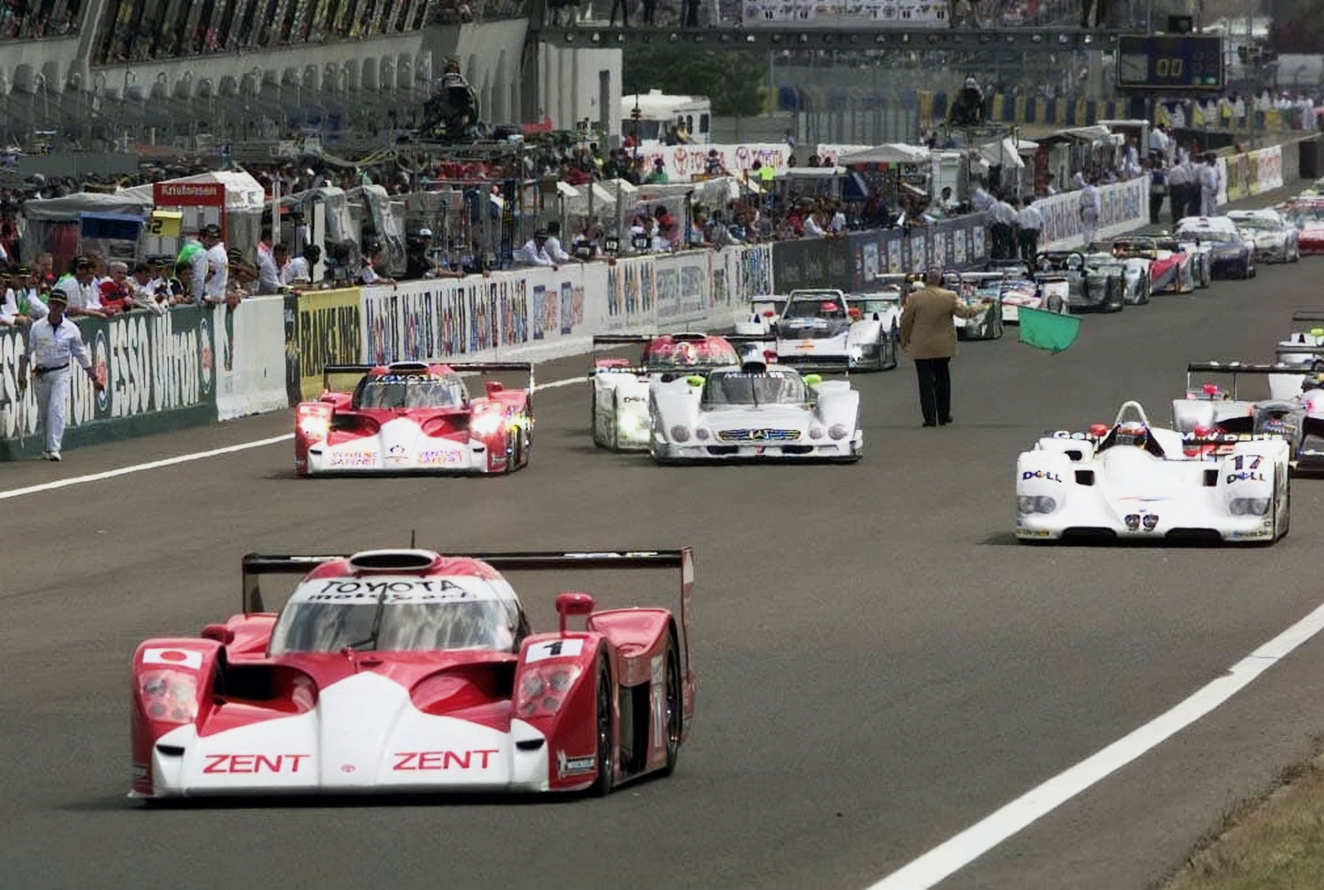 Toyota GR010 HYBRID w jubileuszowych barwach na 40-lecie startów marki w Le Mans 24h