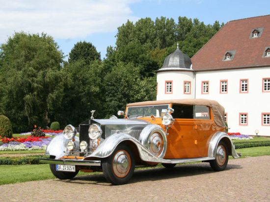 Największa kolekcja Rolls Royce’ów wystawiona na sprzedaż