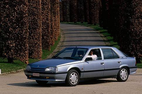 25 lat od światowej premiery Renault 25